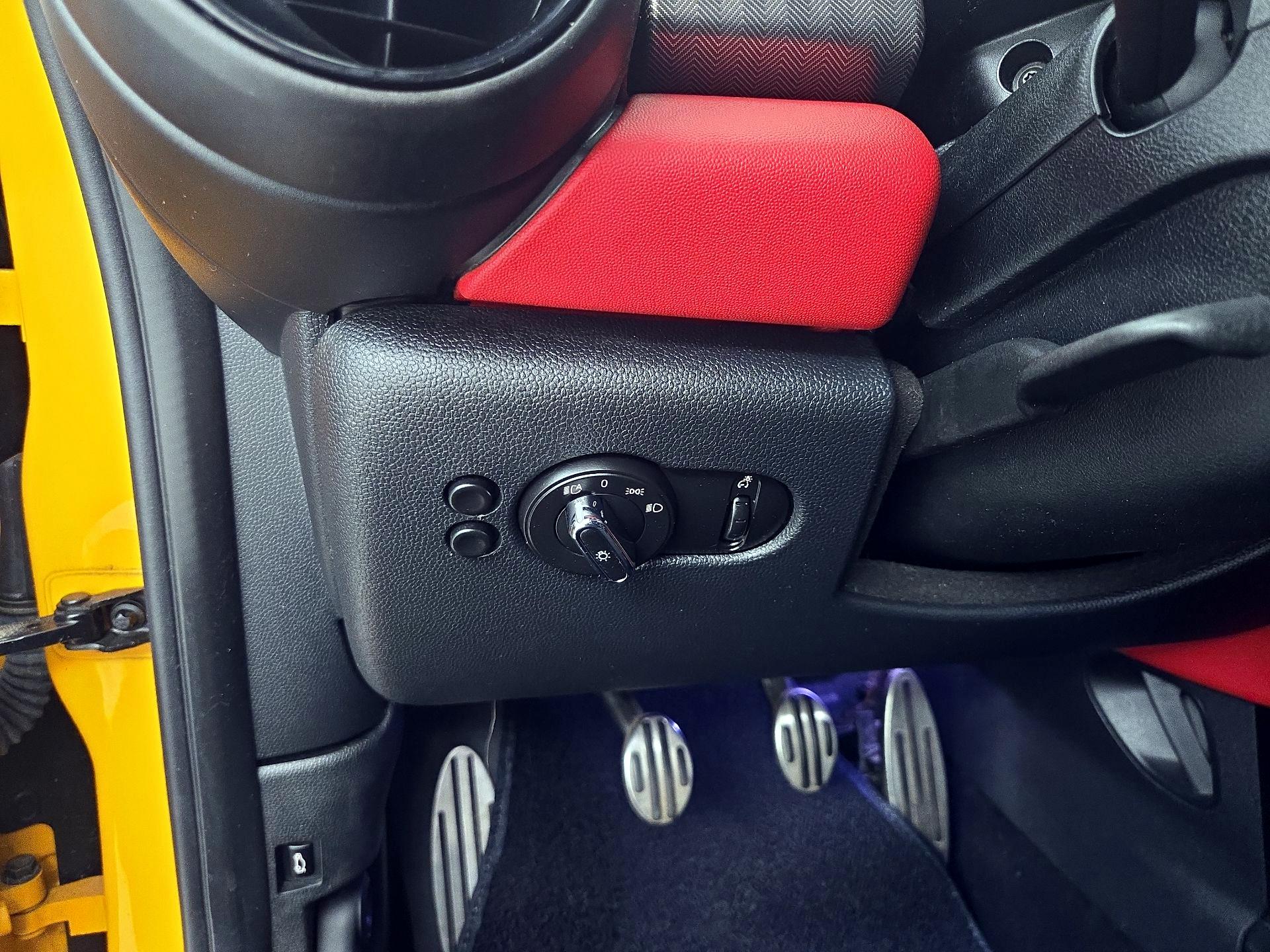 Thumbnail: 2018 MINI Cooper Hardtop - 13