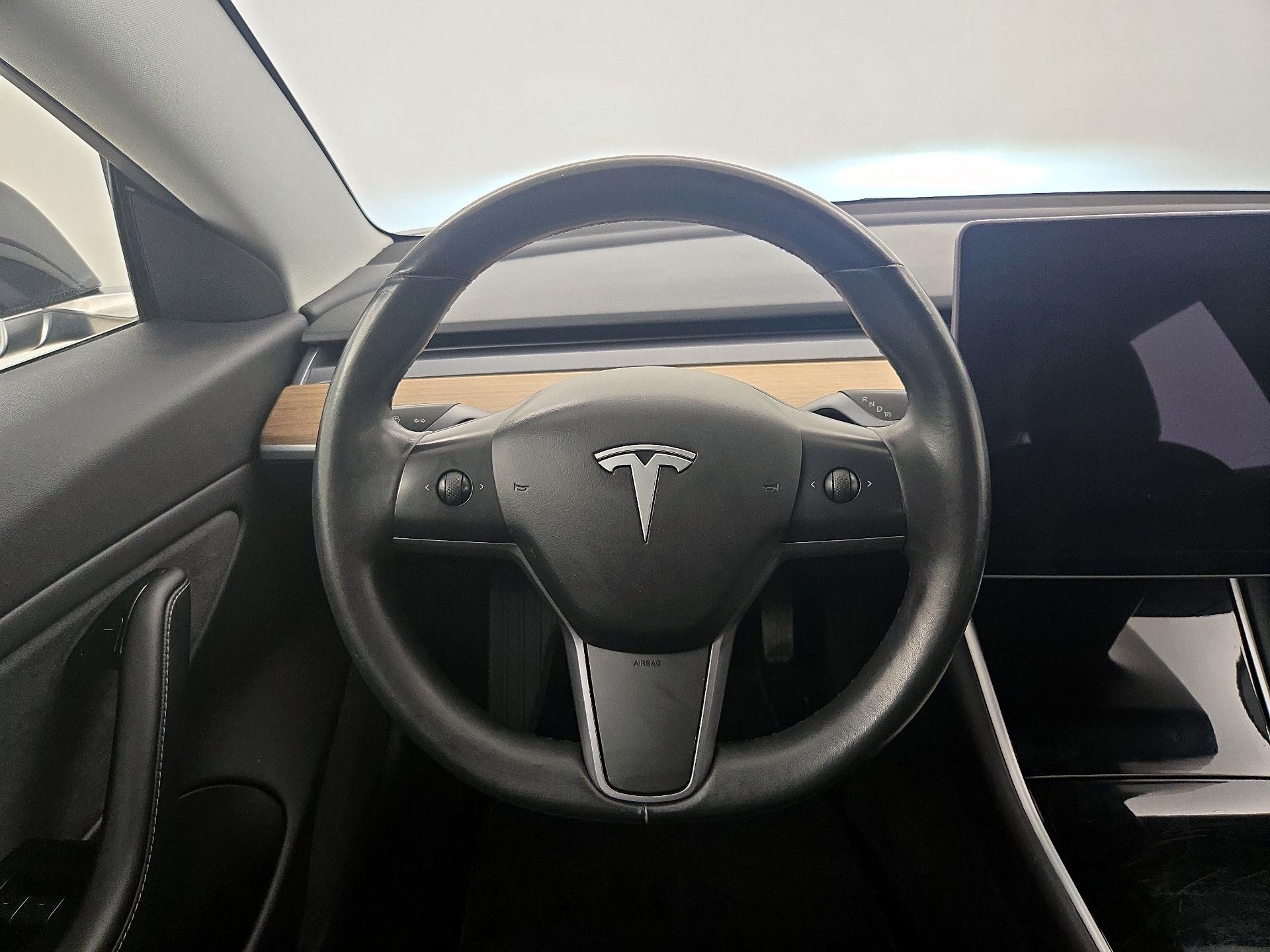 Thumbnail: 2018 Tesla Model 3 - 10