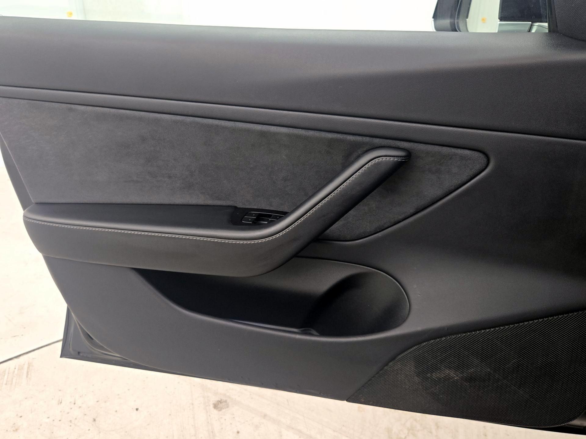 Thumbnail: 2018 Tesla Model 3 - 12
