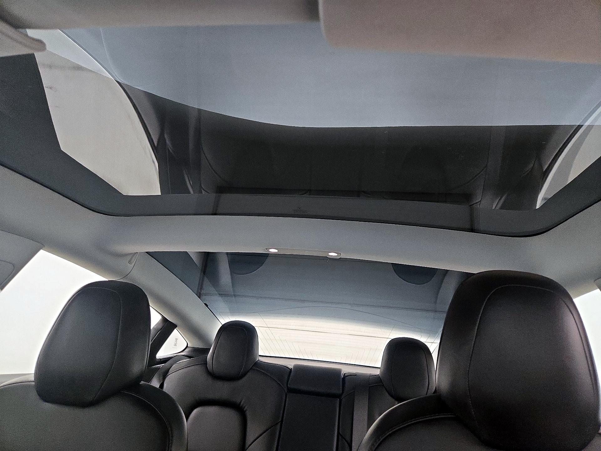 Thumbnail: 2018 Tesla Model 3 - 19