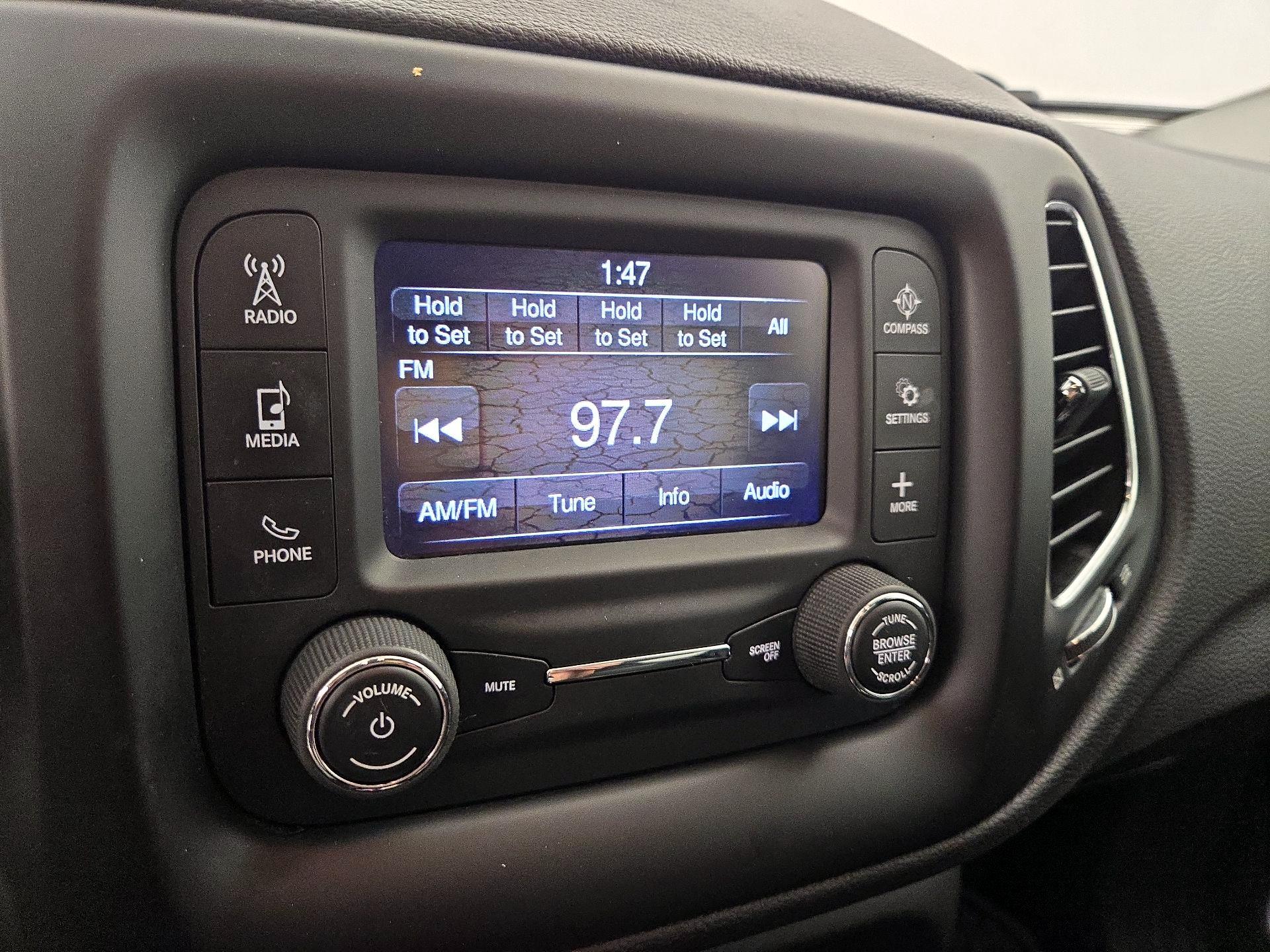 Thumbnail: 2018 Jeep Compass - 15