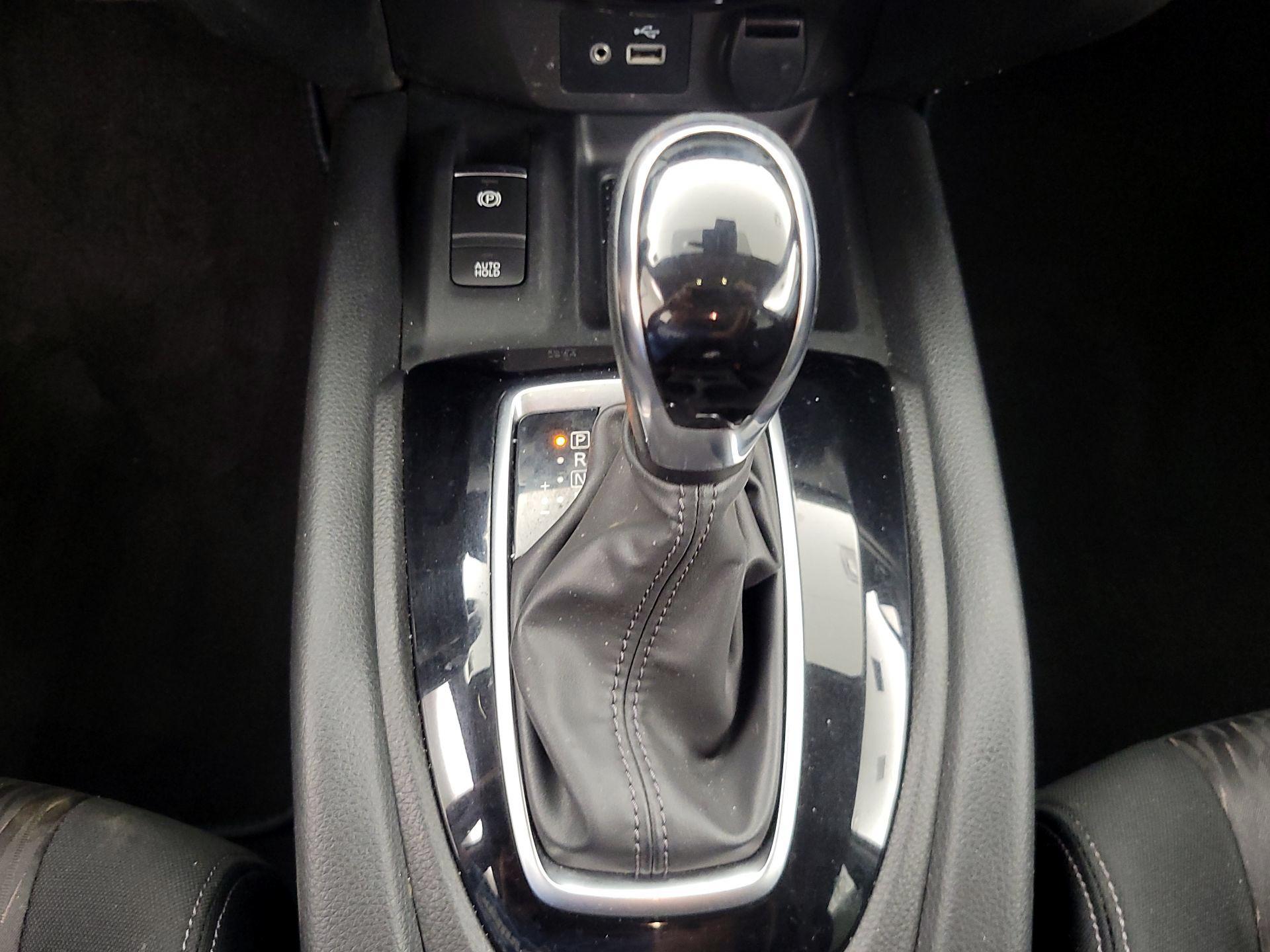 Thumbnail: 2019 Nissan Rogue - 18