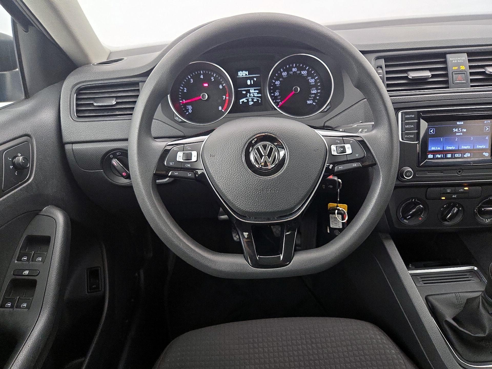 Thumbnail: 2016 Volkswagen Jetta - 10
