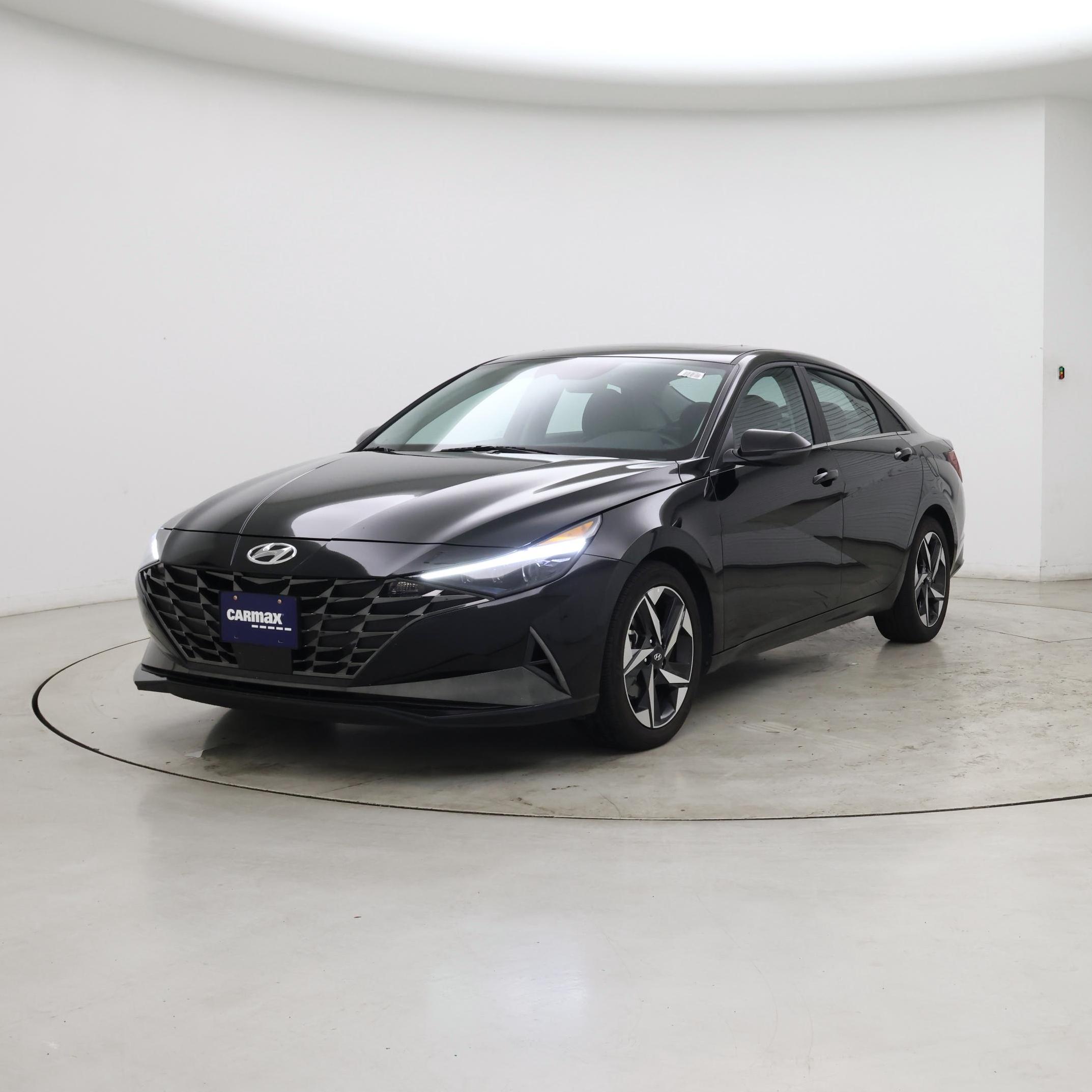 Thumbnail: 2023 Hyundai Elantra - 4