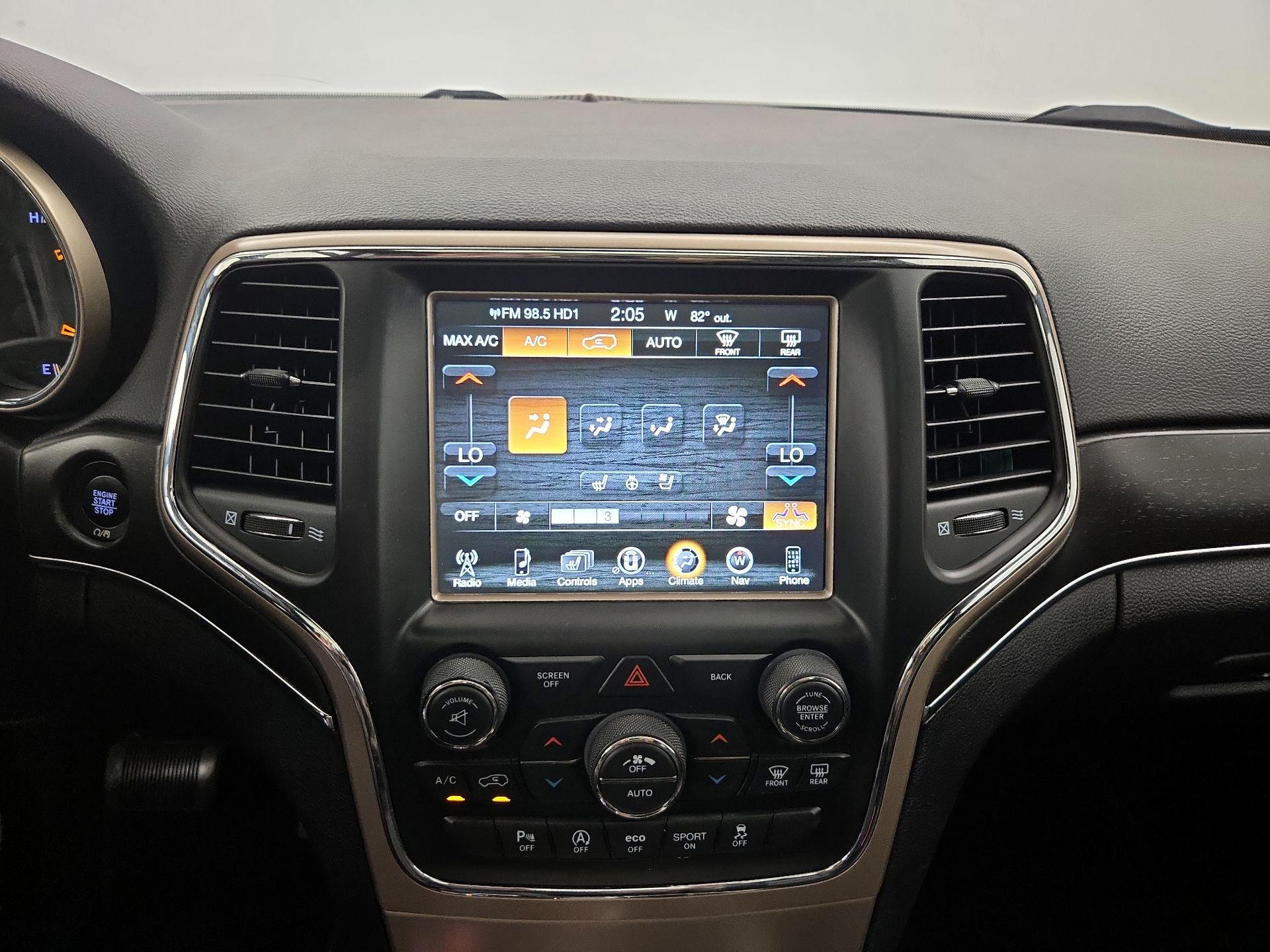 Thumbnail: 2017 Jeep Grand Cherokee - 17