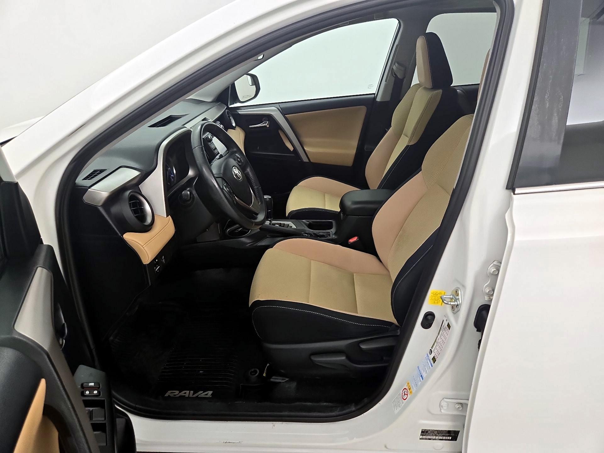 Thumbnail: 2016 Toyota RAV4 - 11