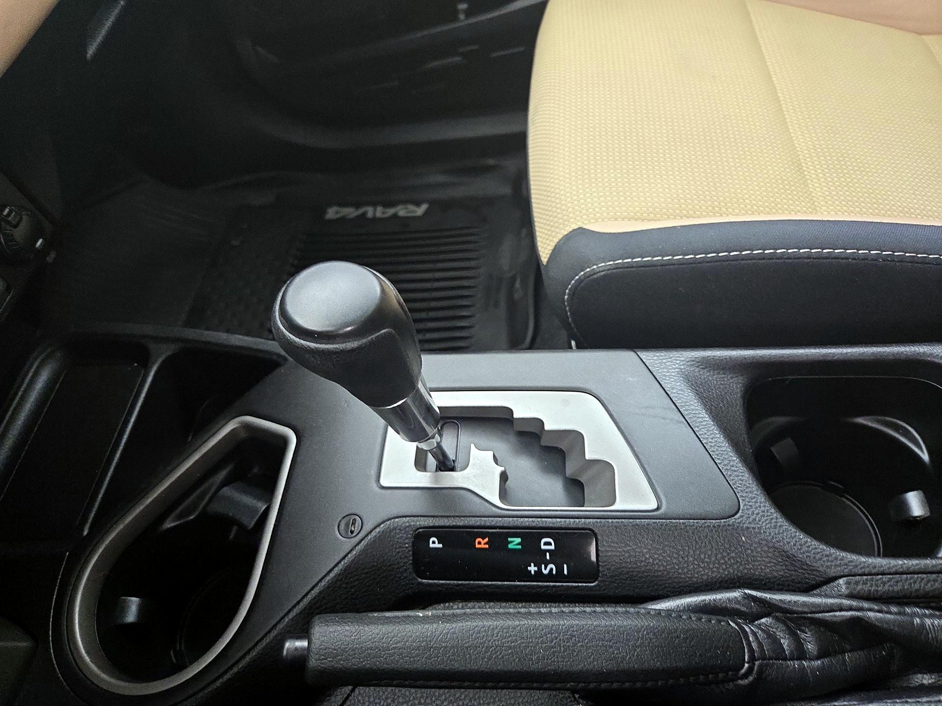 Thumbnail: 2016 Toyota RAV4 - 17