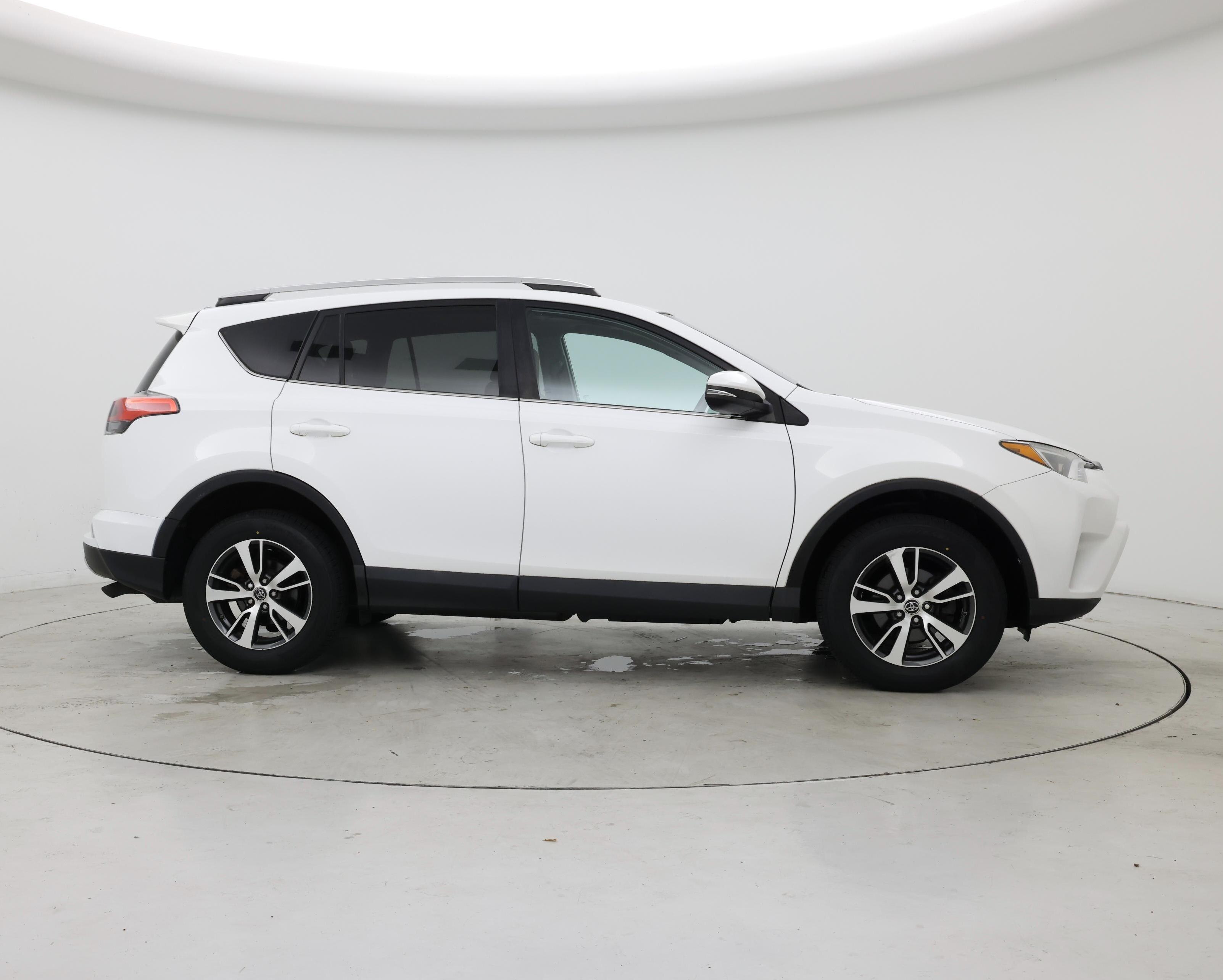 Thumbnail: 2016 Toyota RAV4 - 7