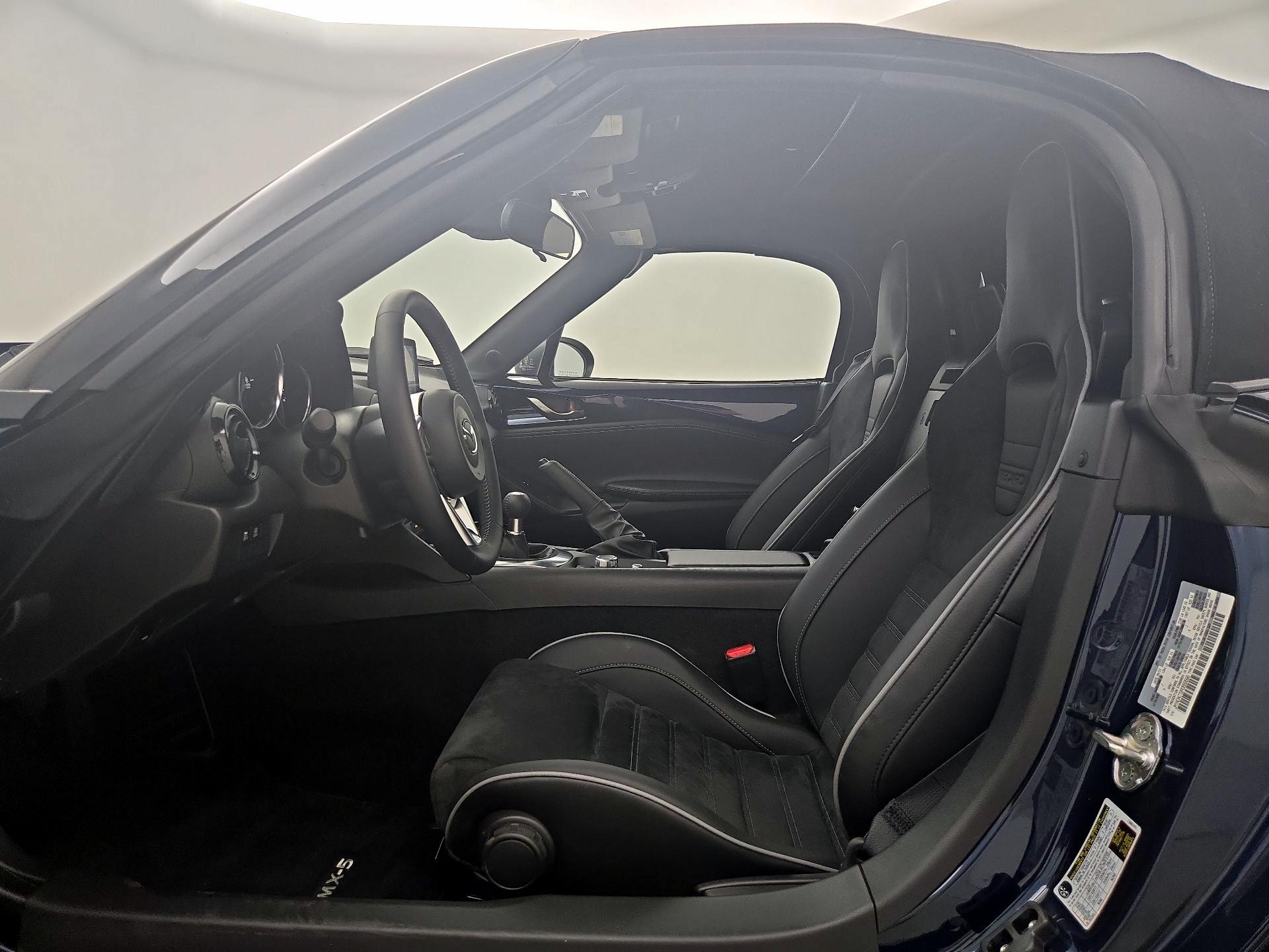 Thumbnail: 2023 Mazda MX-5 Miata - 11