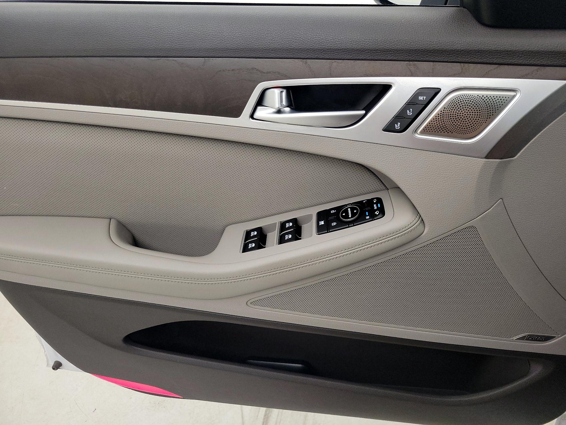 Thumbnail: 2019 Genesis G80 - 12