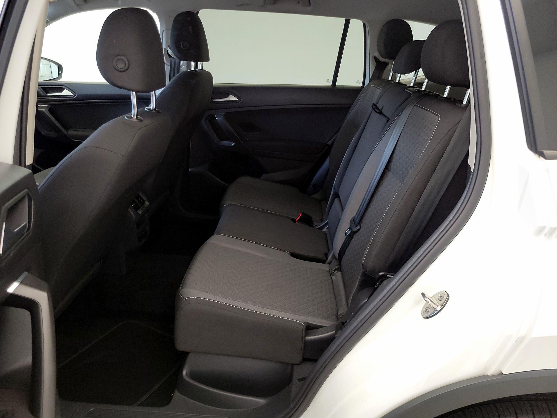 Thumbnail: 2021 Volkswagen Tiguan - 19