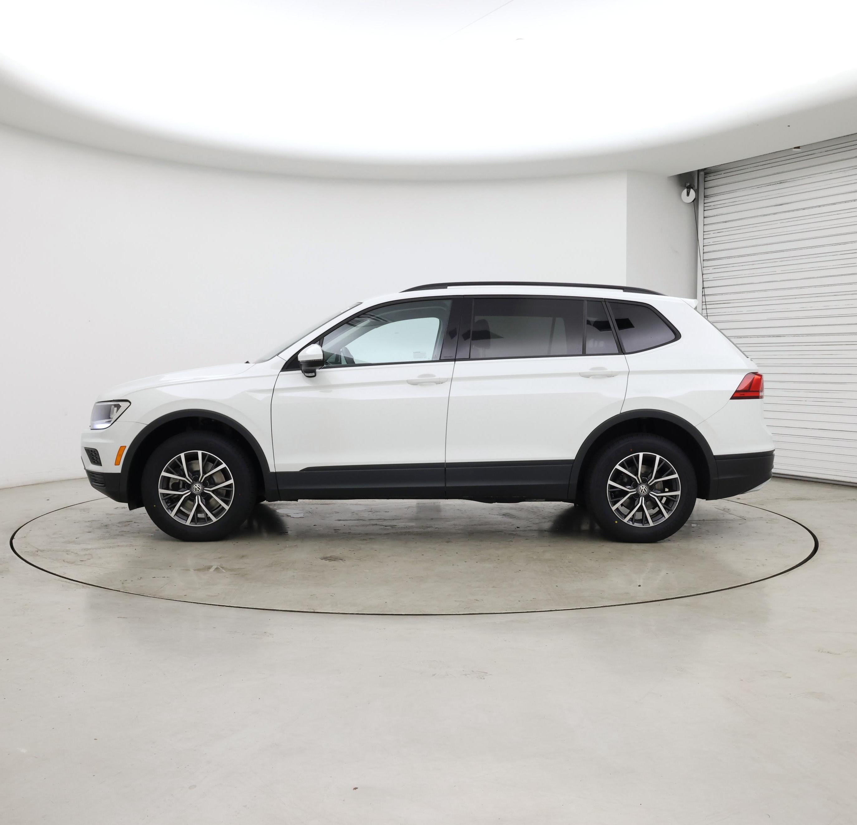 Thumbnail: 2021 Volkswagen Tiguan - 3