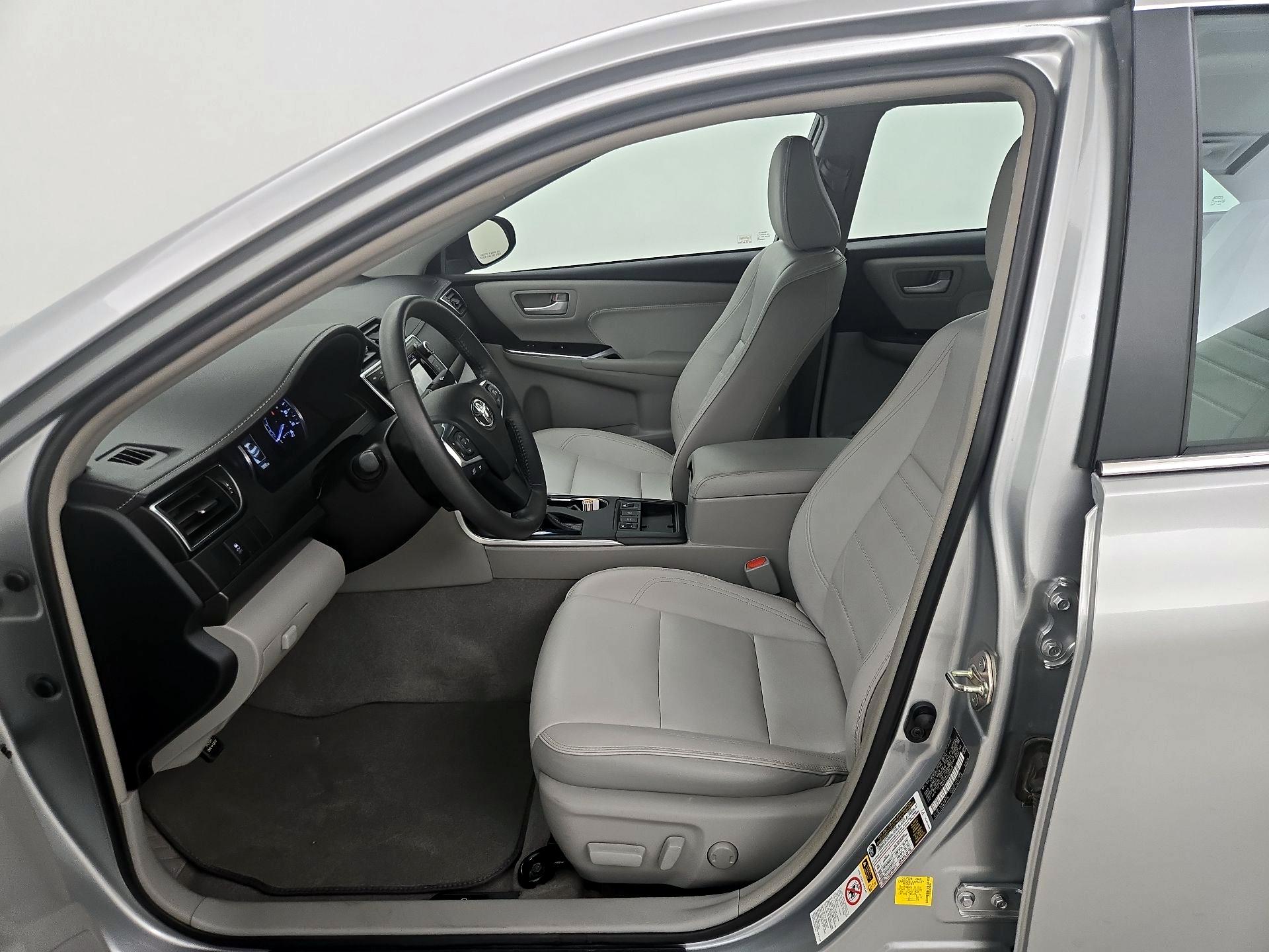 Thumbnail: 2016 Toyota Camry - 11