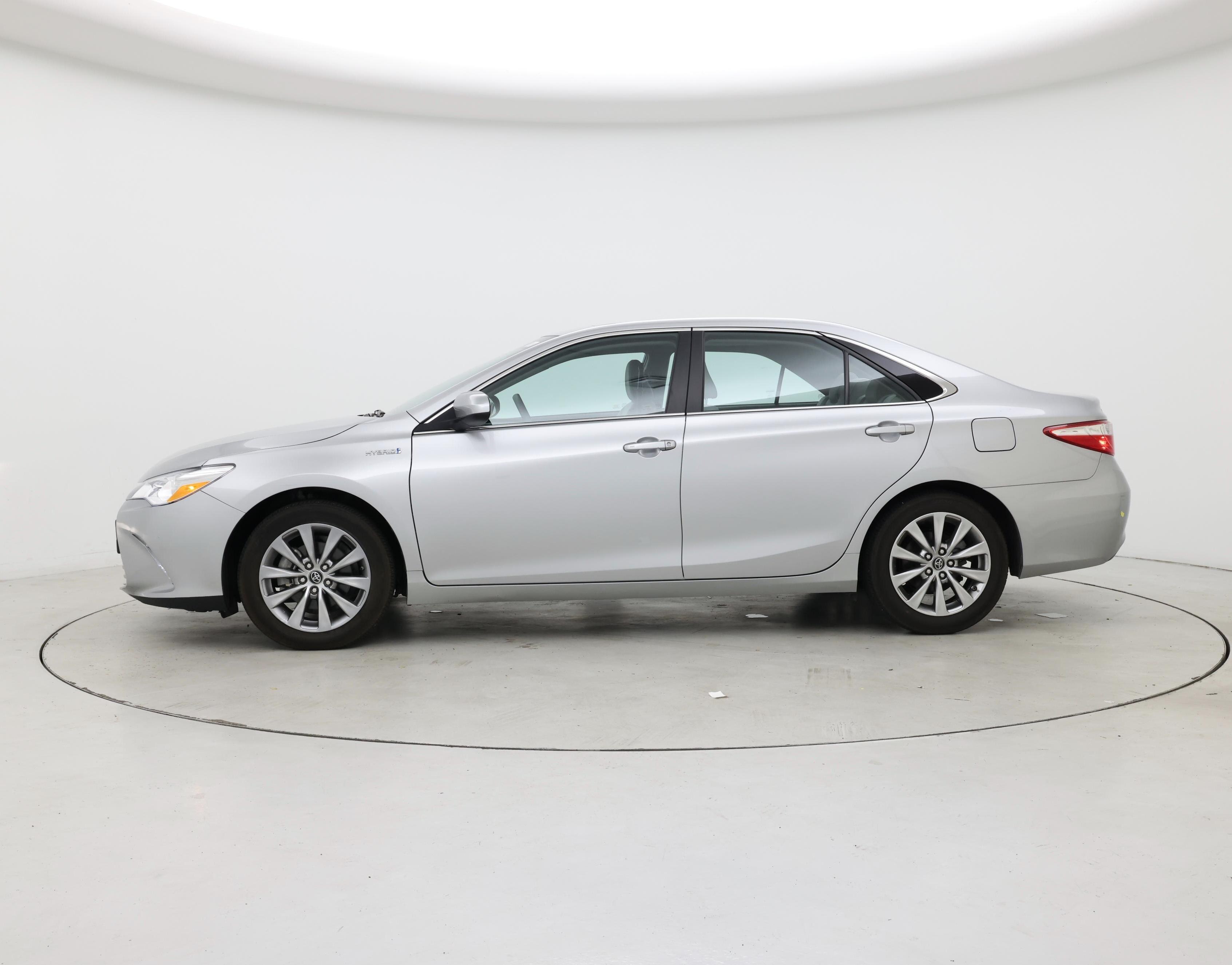 Thumbnail: 2016 Toyota Camry - 3