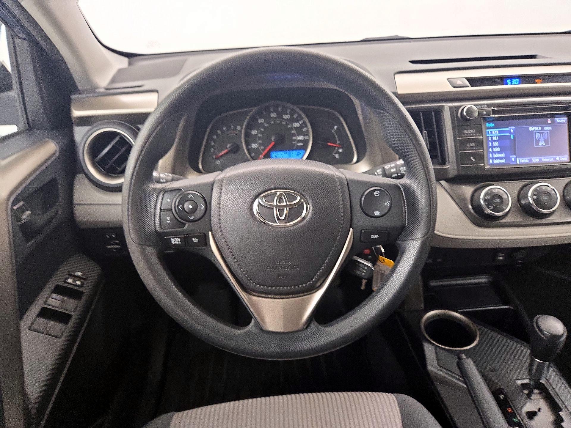 Thumbnail: 2014 Toyota RAV4 - 10