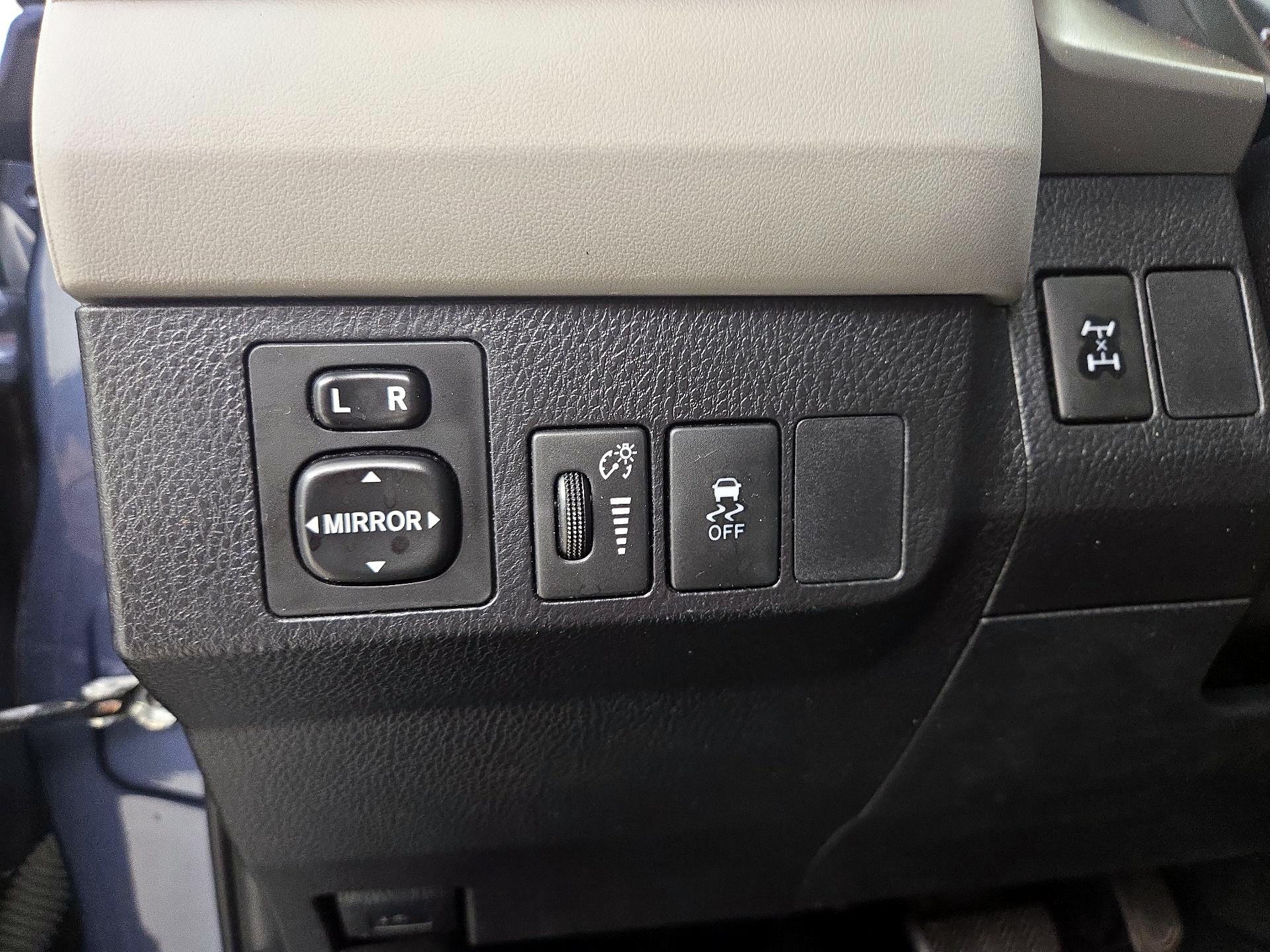 Thumbnail: 2014 Toyota RAV4 - 13