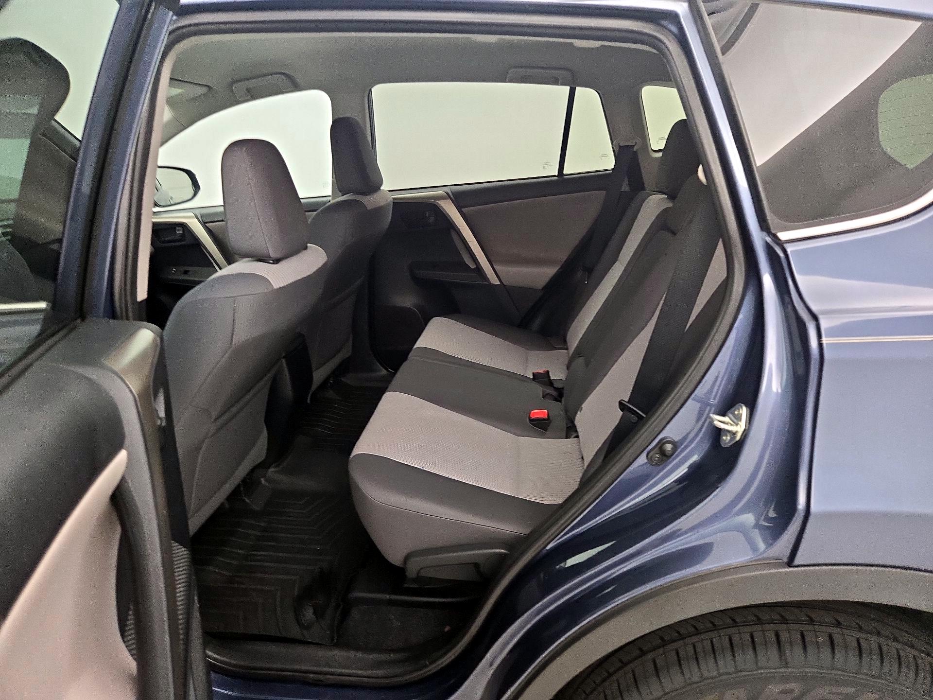 Thumbnail: 2014 Toyota RAV4 - 19