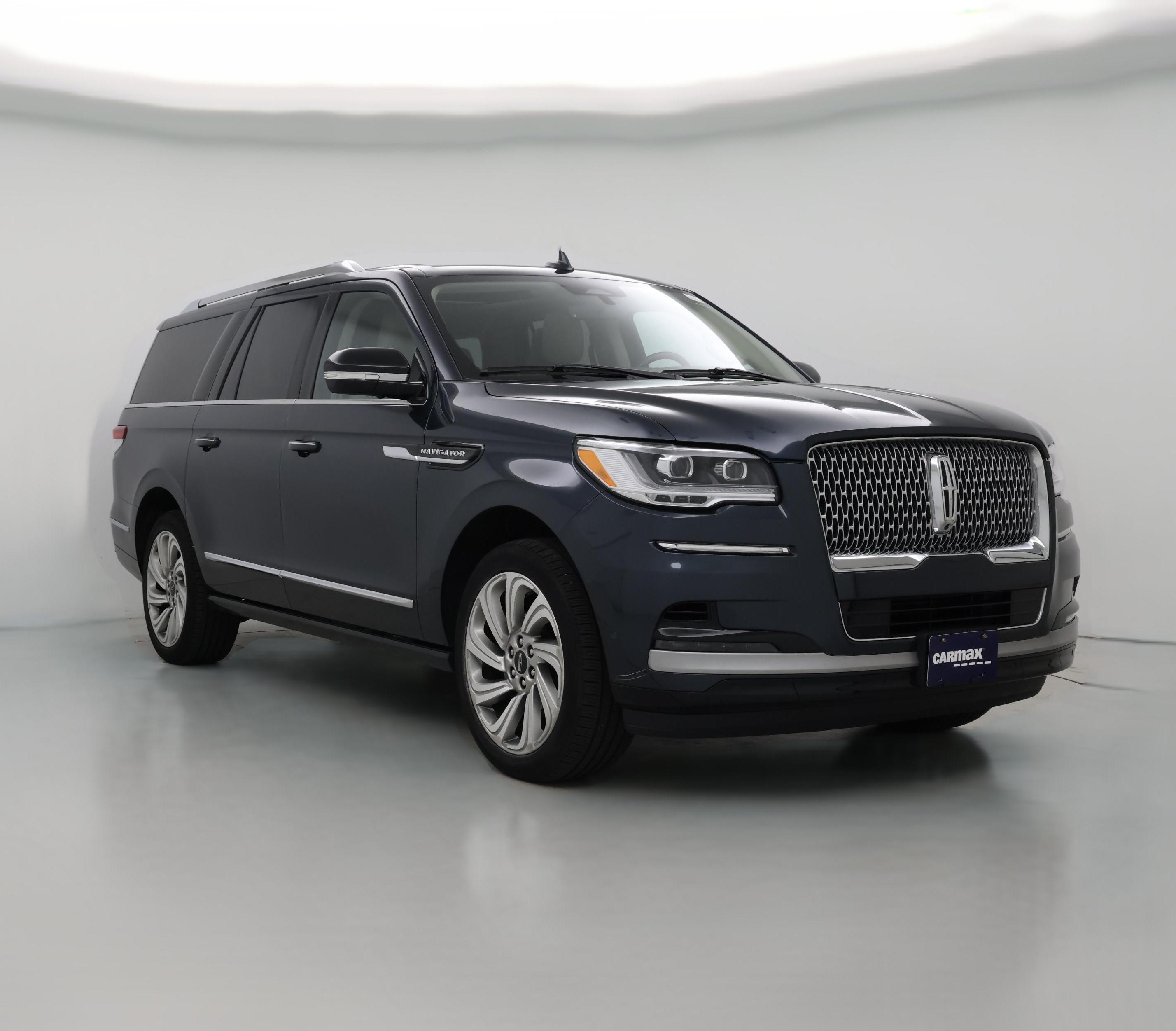 Thumbnail: 2022 Lincoln Navigator L - 1