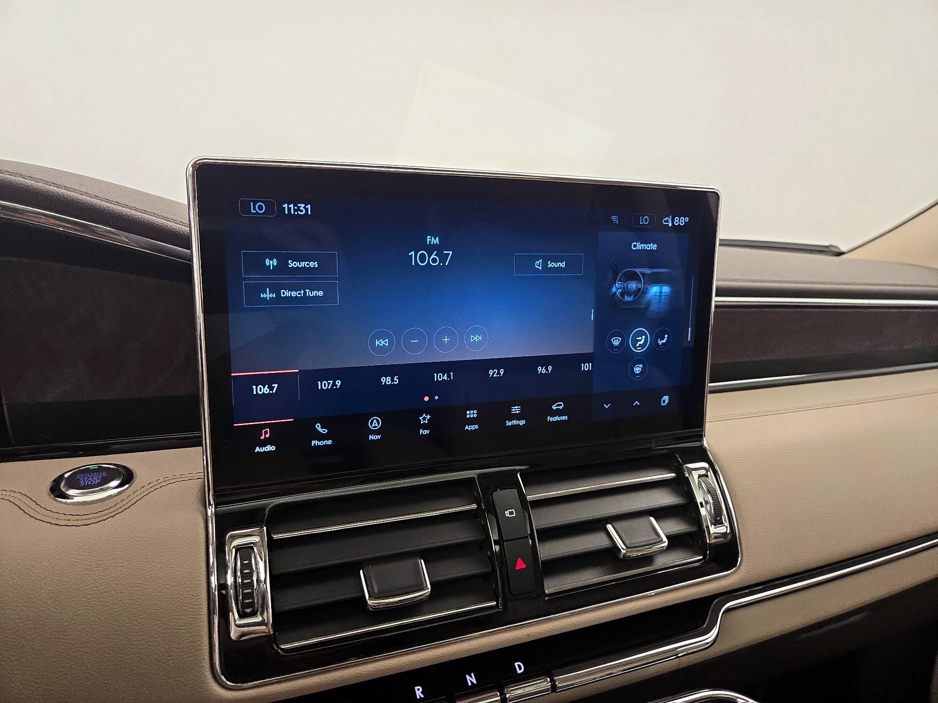 Thumbnail: 2022 Lincoln Navigator L - 15