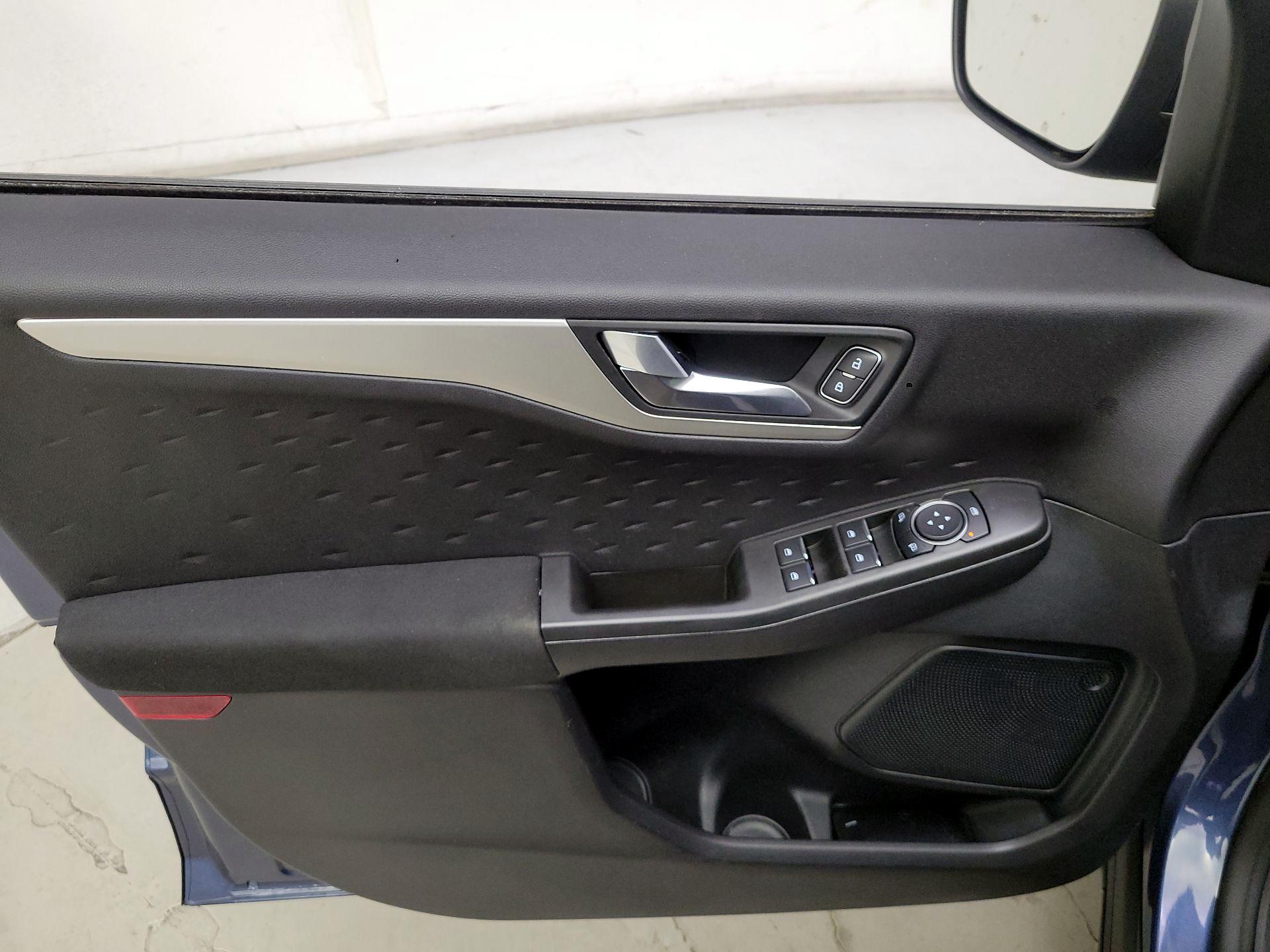 Thumbnail: 2020 Ford Escape - 12
