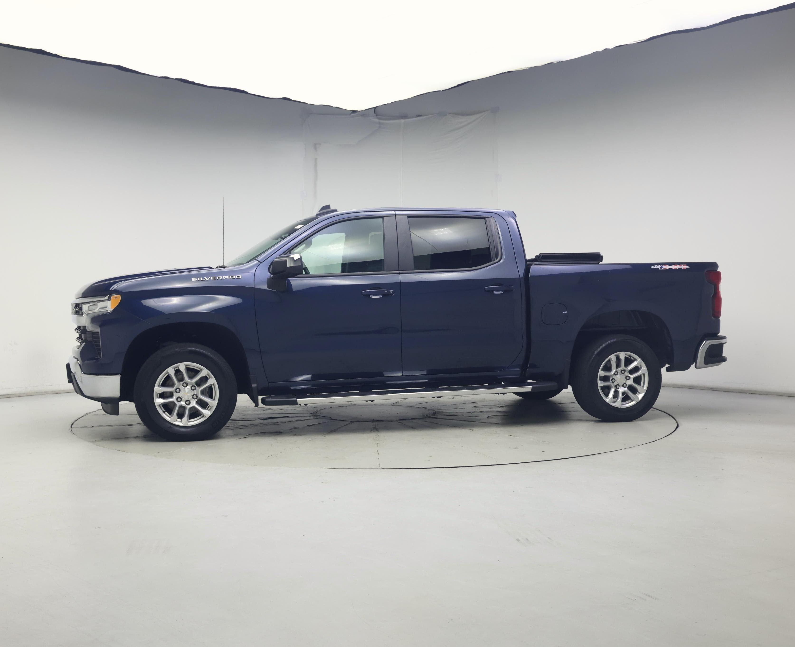Thumbnail: 2022 Chevrolet Silverado 1500 - 3