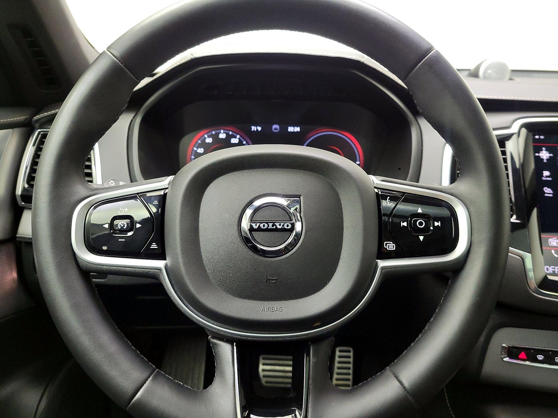 Thumbnail: 2022 Volvo XC90 - 10