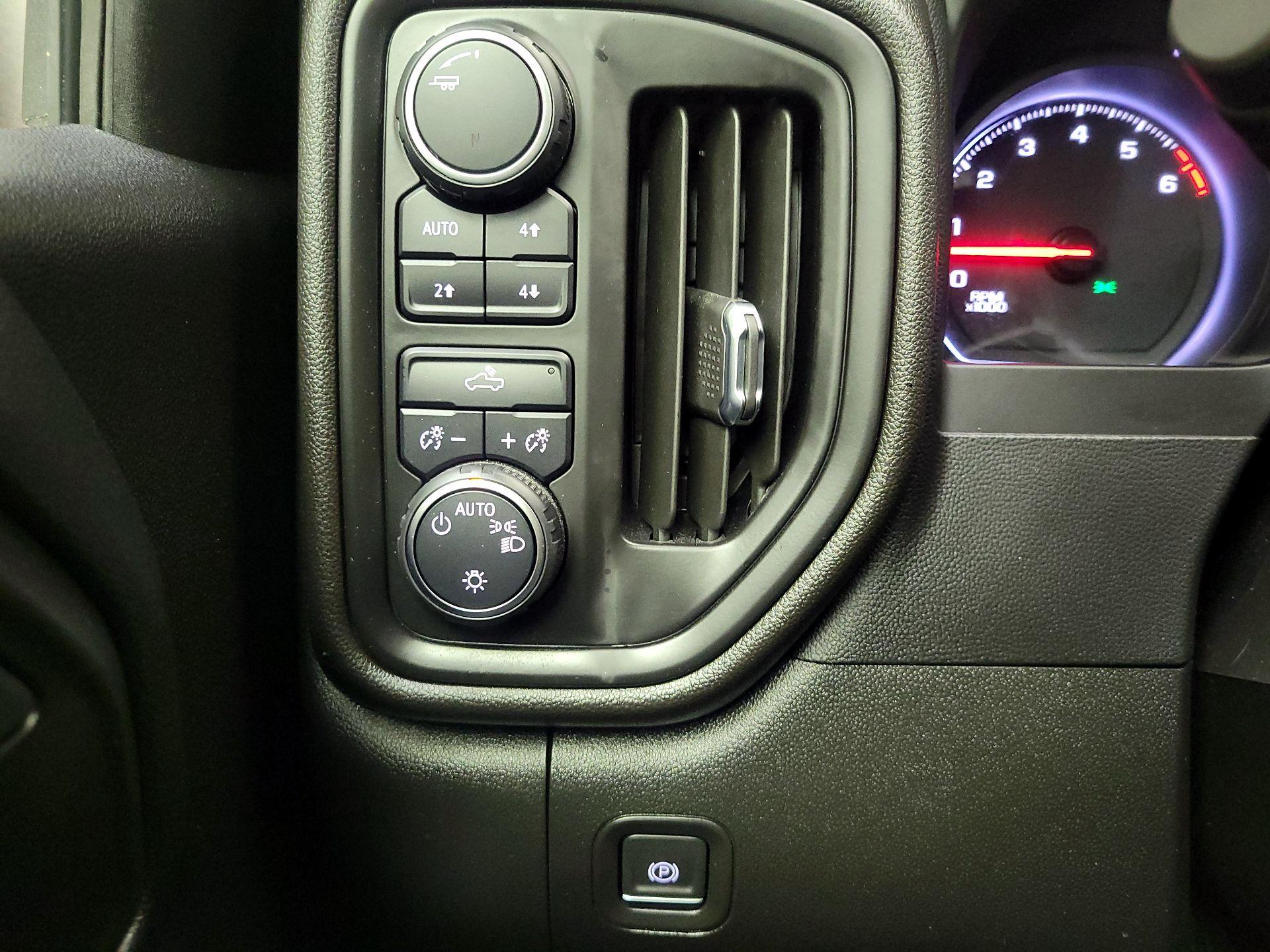 Thumbnail: 2021 Chevrolet Silverado 1500 - 13