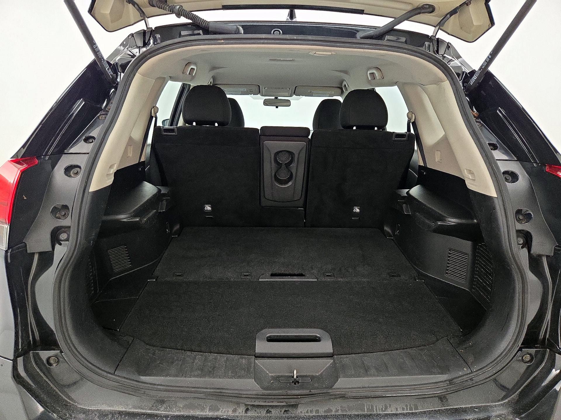 Thumbnail: 2017 Nissan Rogue - 20