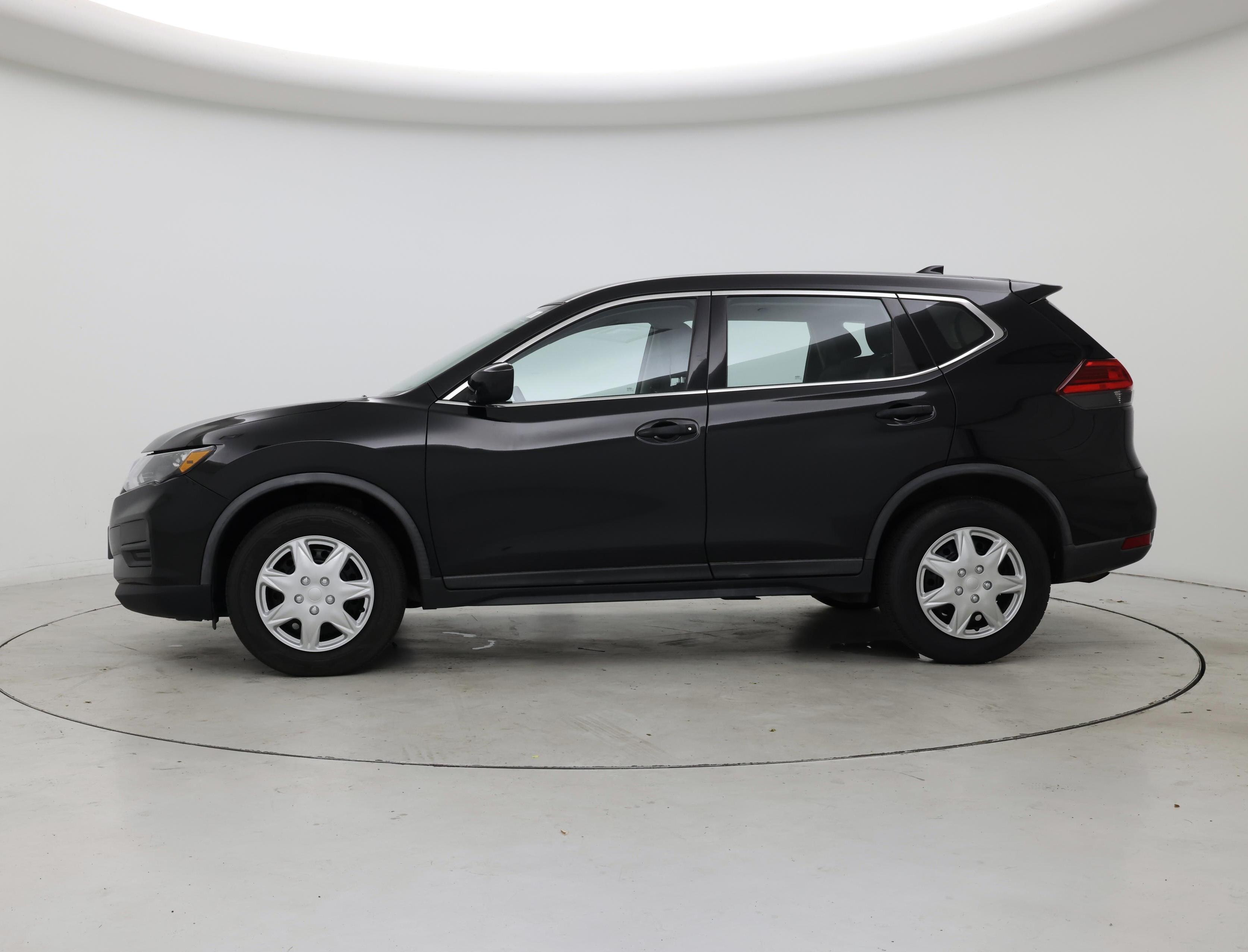 Thumbnail: 2017 Nissan Rogue - 3