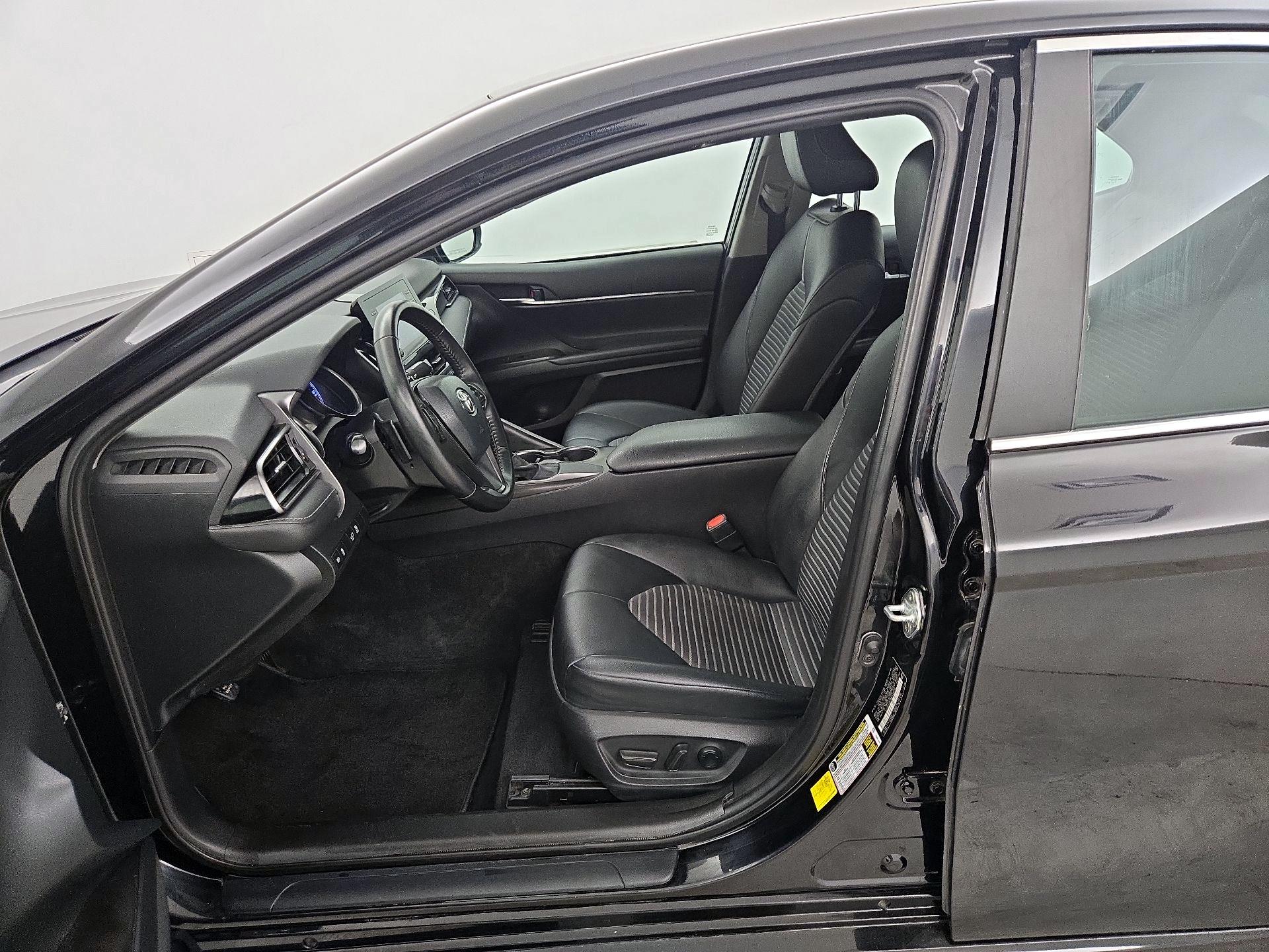 Thumbnail: 2021 Toyota Camry - 11