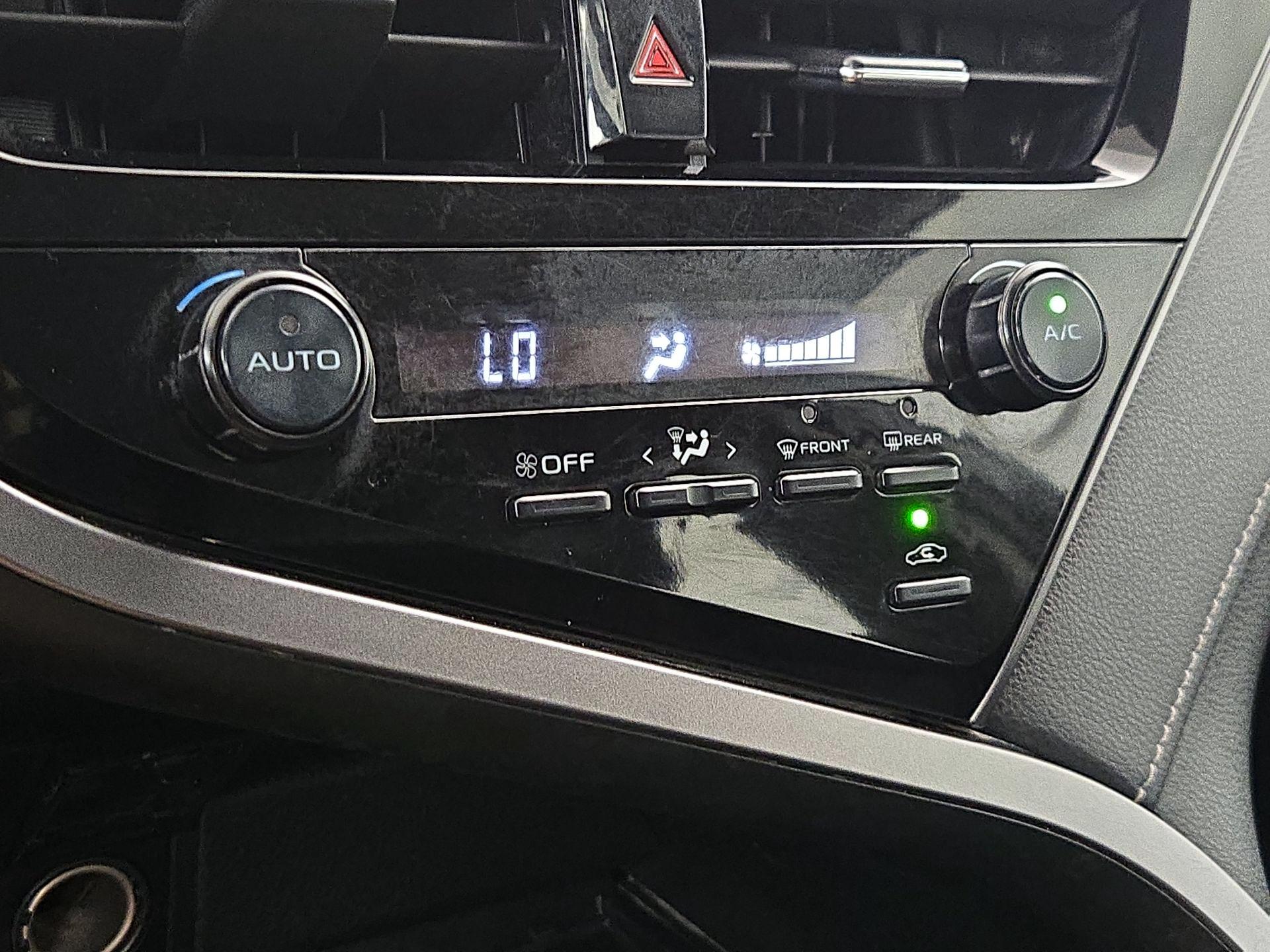 Thumbnail: 2021 Toyota Camry - 16