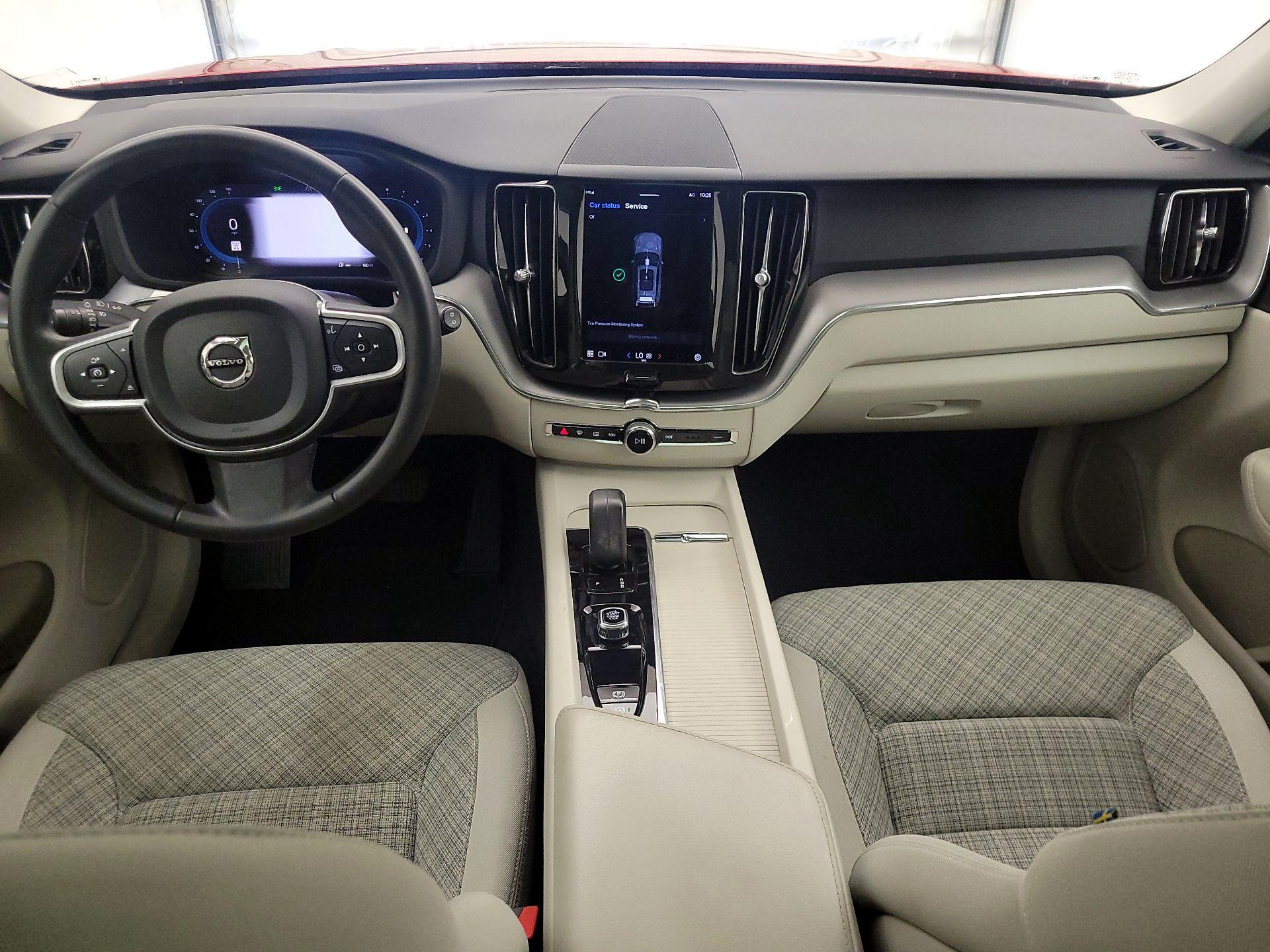 Thumbnail: 2022 Volvo XC60 - 9