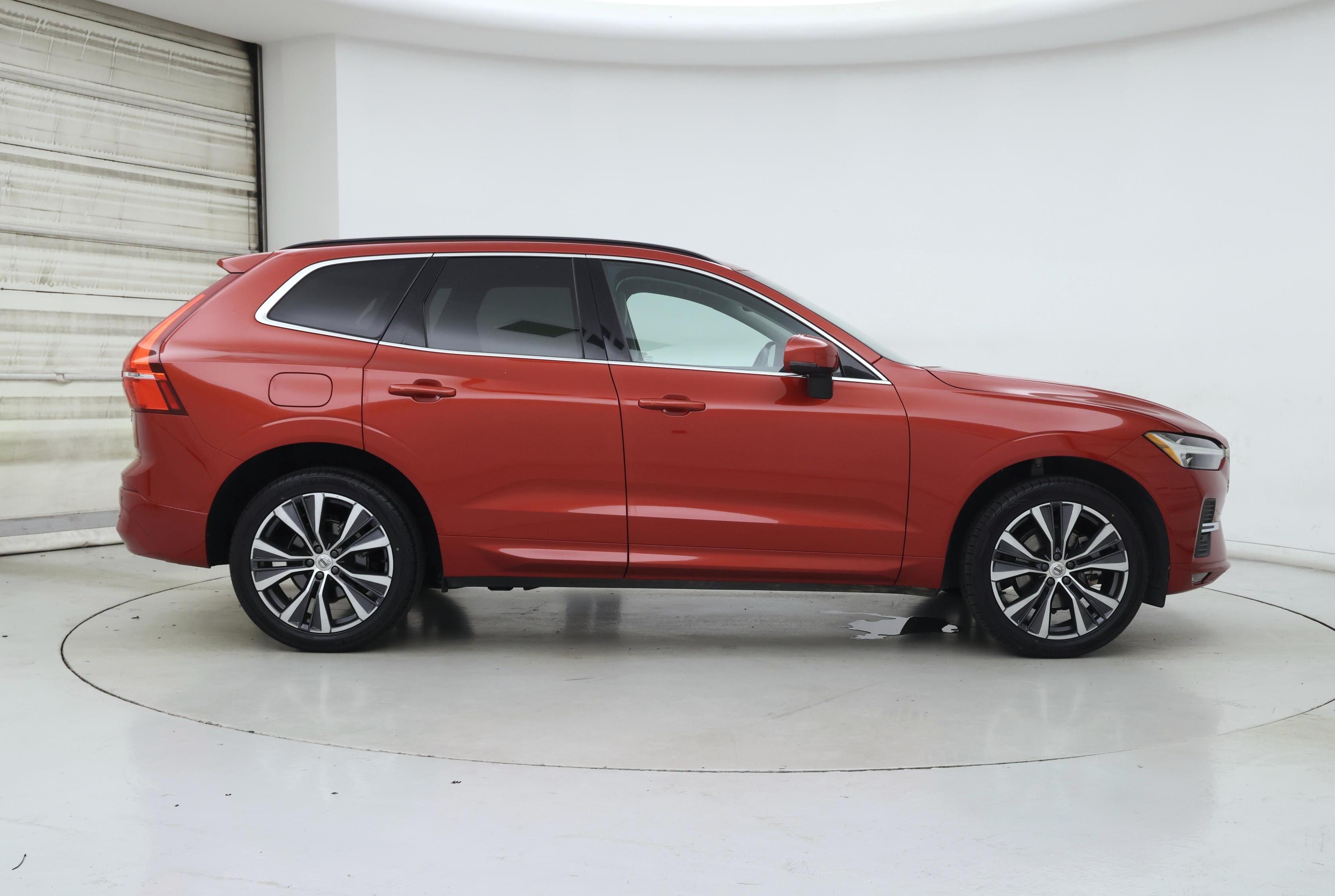Thumbnail: 2022 Volvo XC60 - 7