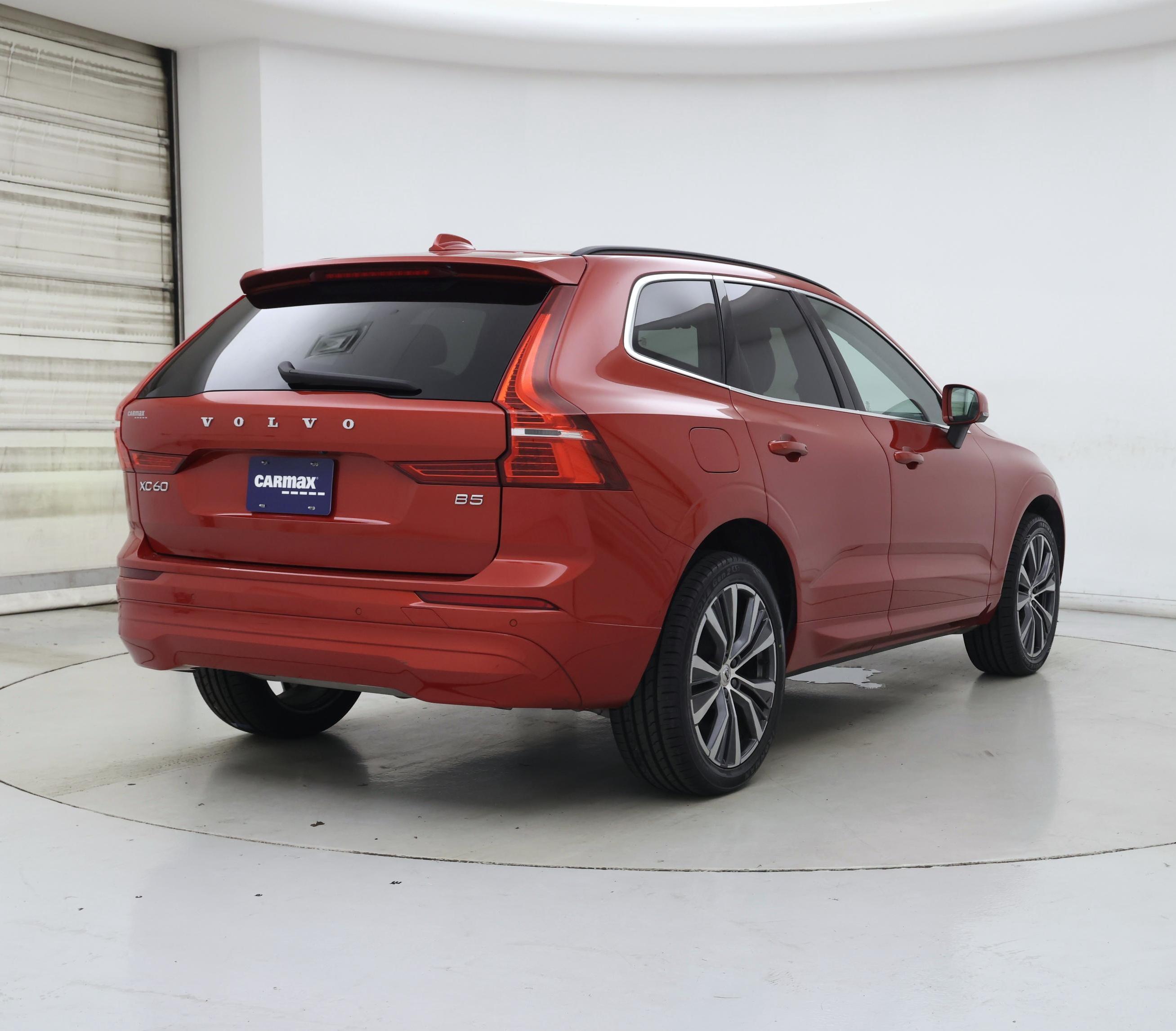Thumbnail: 2022 Volvo XC60 - 8