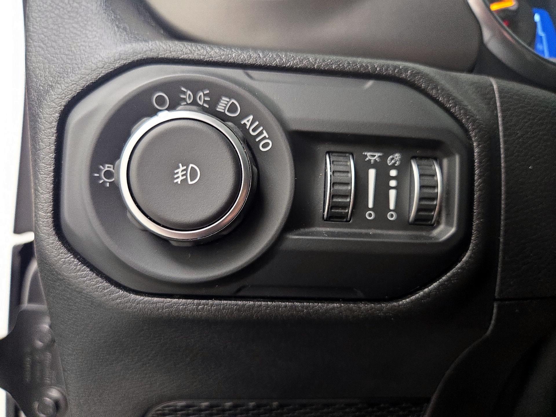 Thumbnail: 2019 Jeep Wrangler - 13
