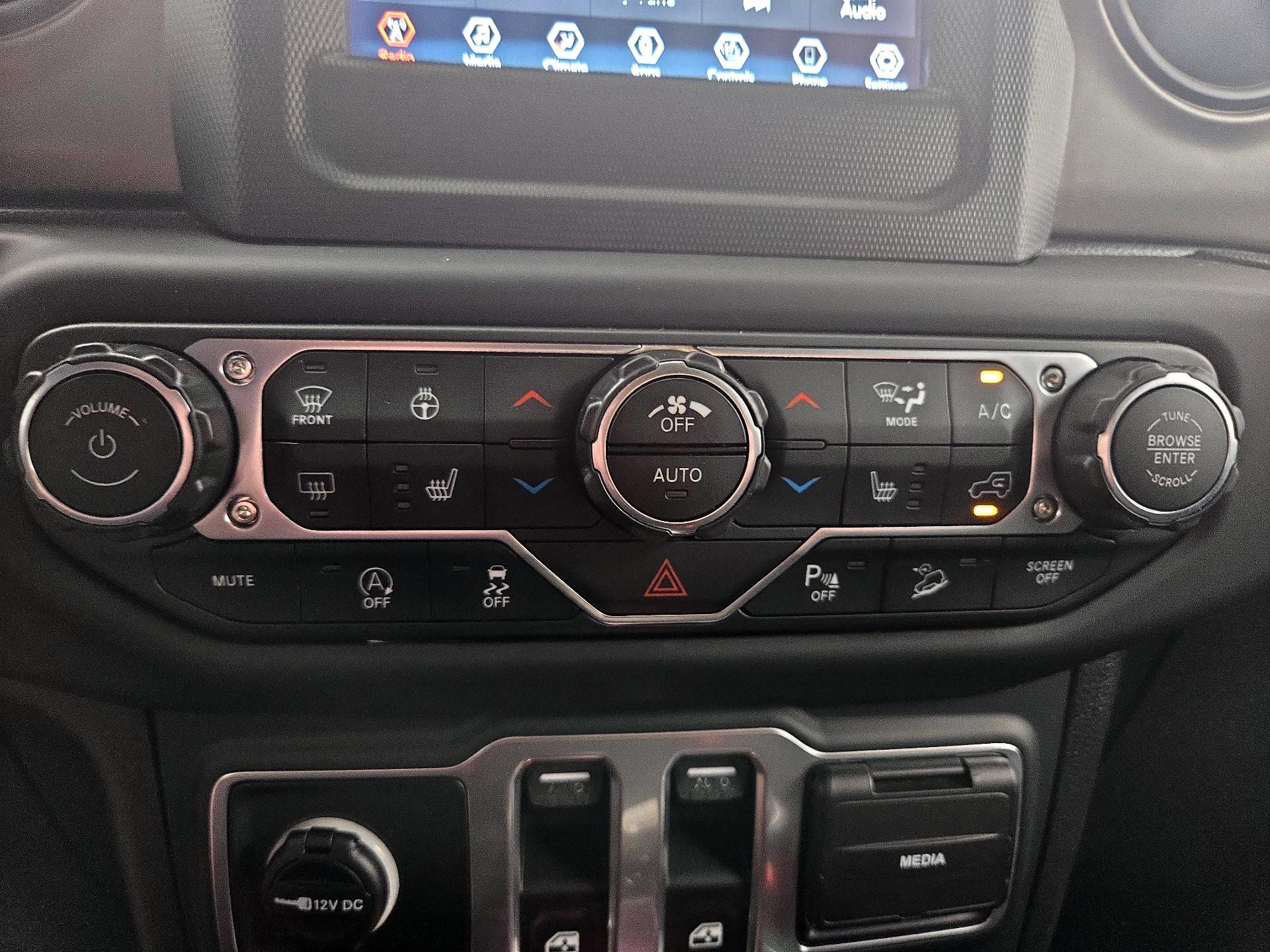 Thumbnail: 2019 Jeep Wrangler - 16