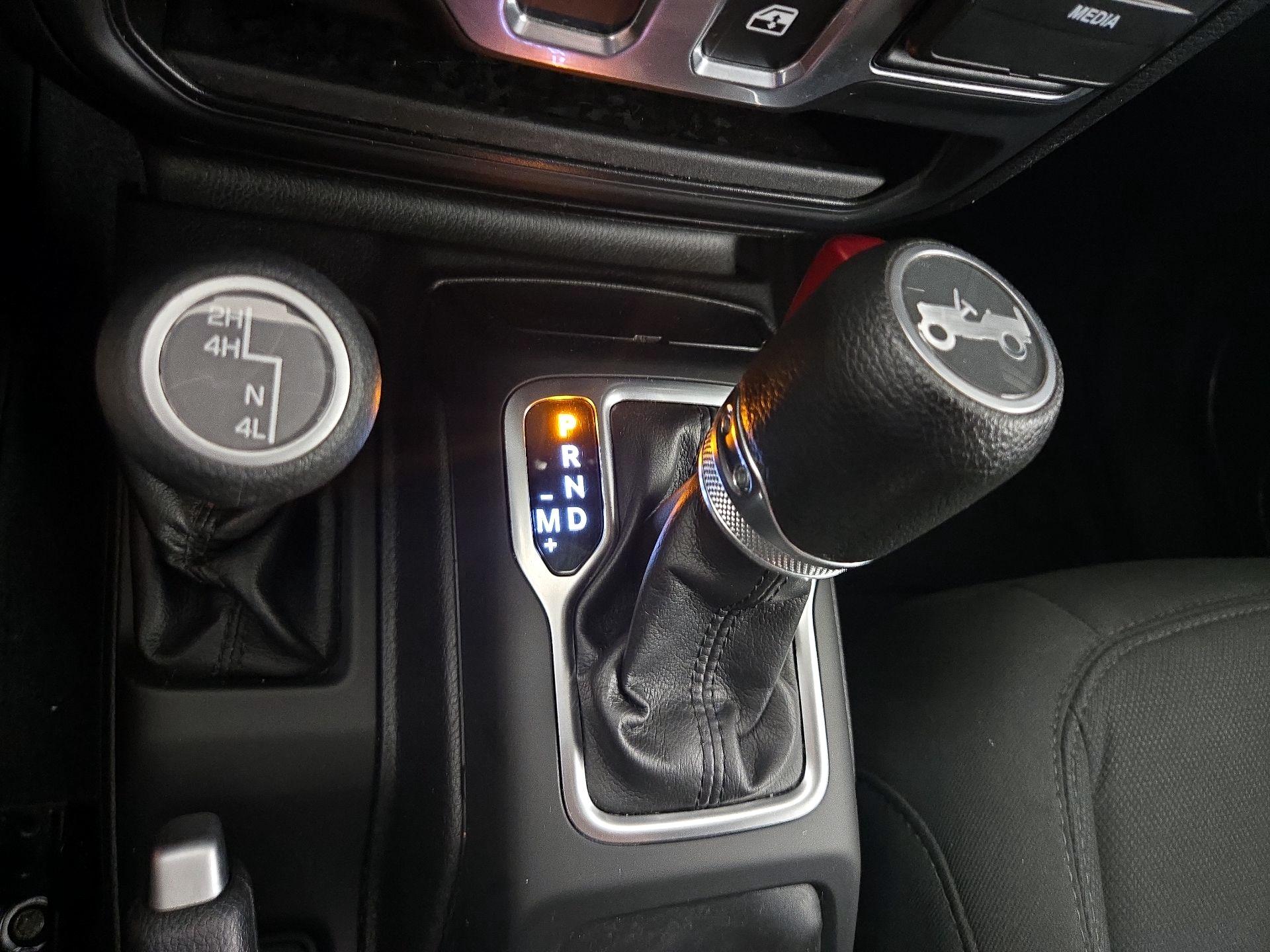 Thumbnail: 2019 Jeep Wrangler - 17