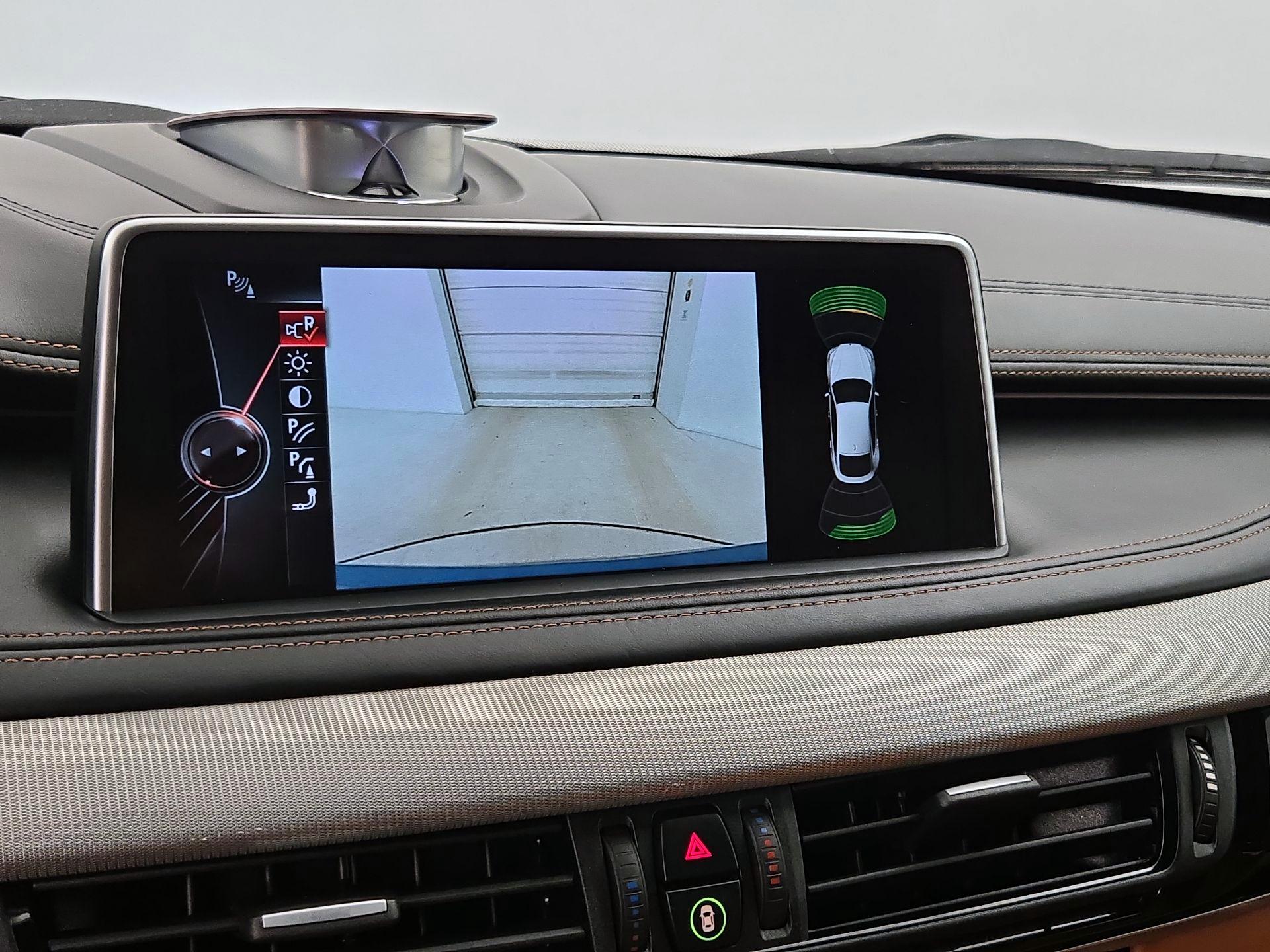 Thumbnail: 2016 BMW X6 - 15