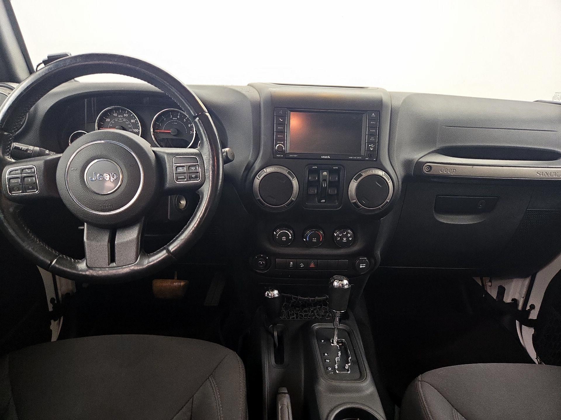 Thumbnail: 2016 Jeep Wrangler - 9