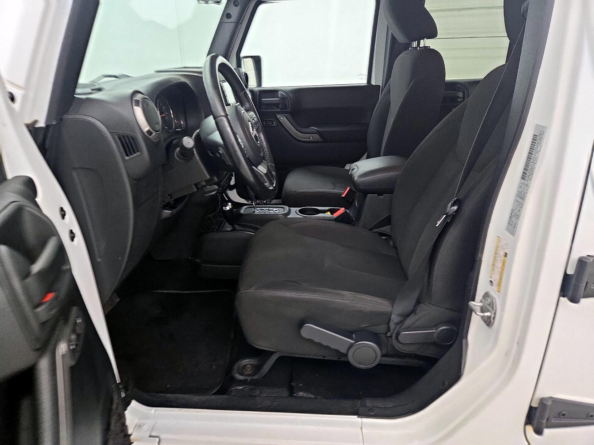 Thumbnail: 2016 Jeep Wrangler - 11
