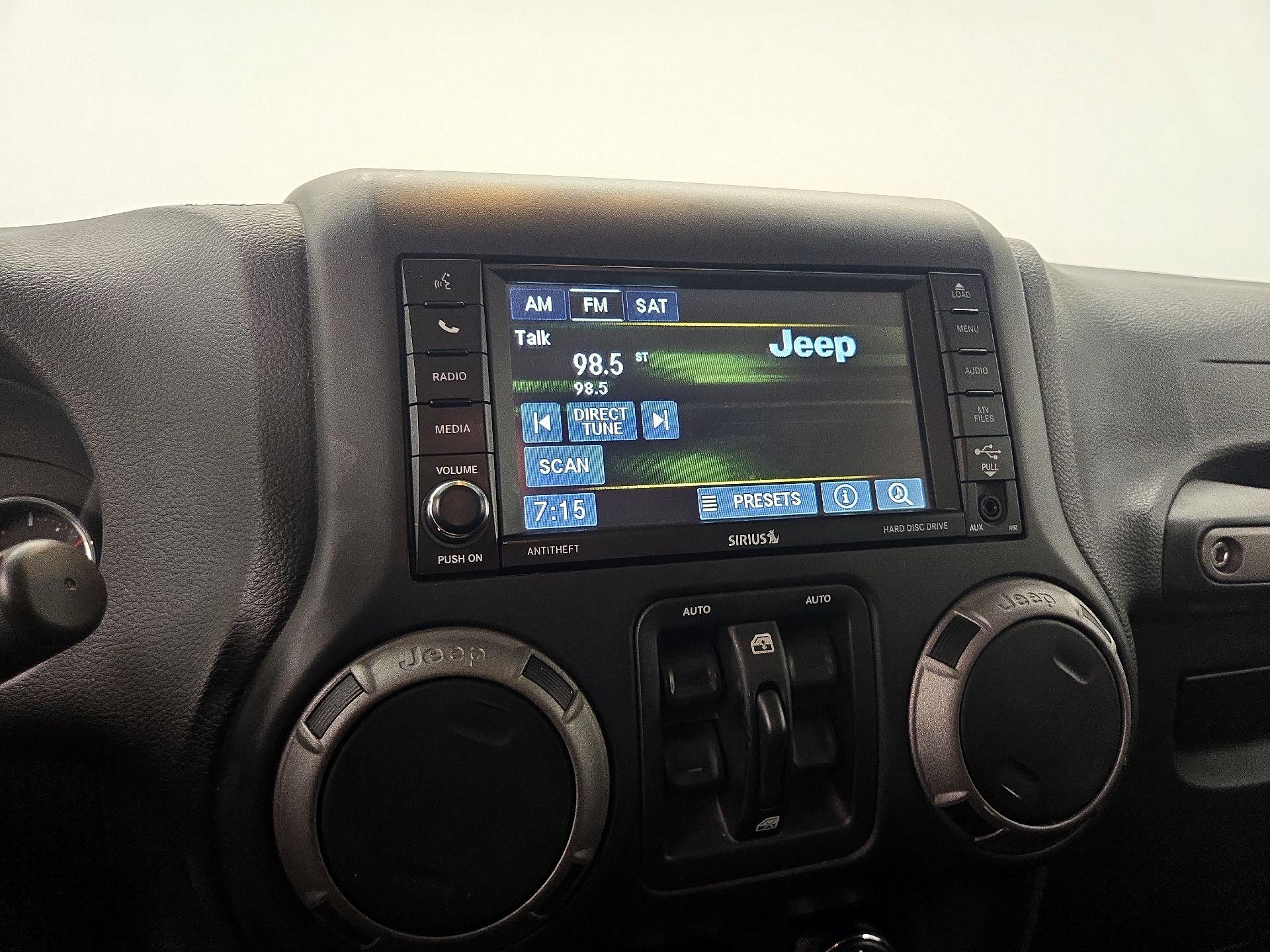 Thumbnail: 2016 Jeep Wrangler - 13