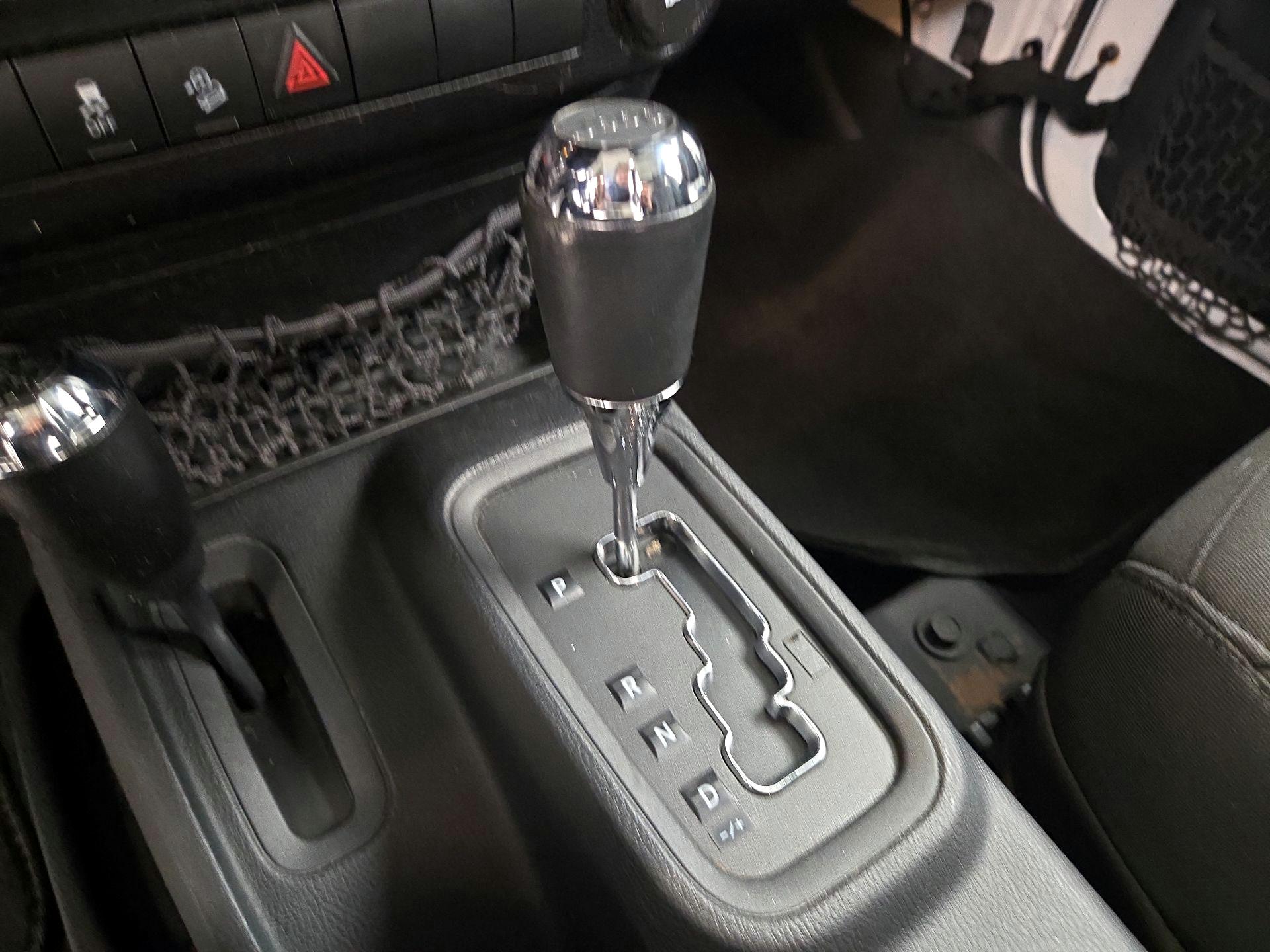 Thumbnail: 2016 Jeep Wrangler - 15
