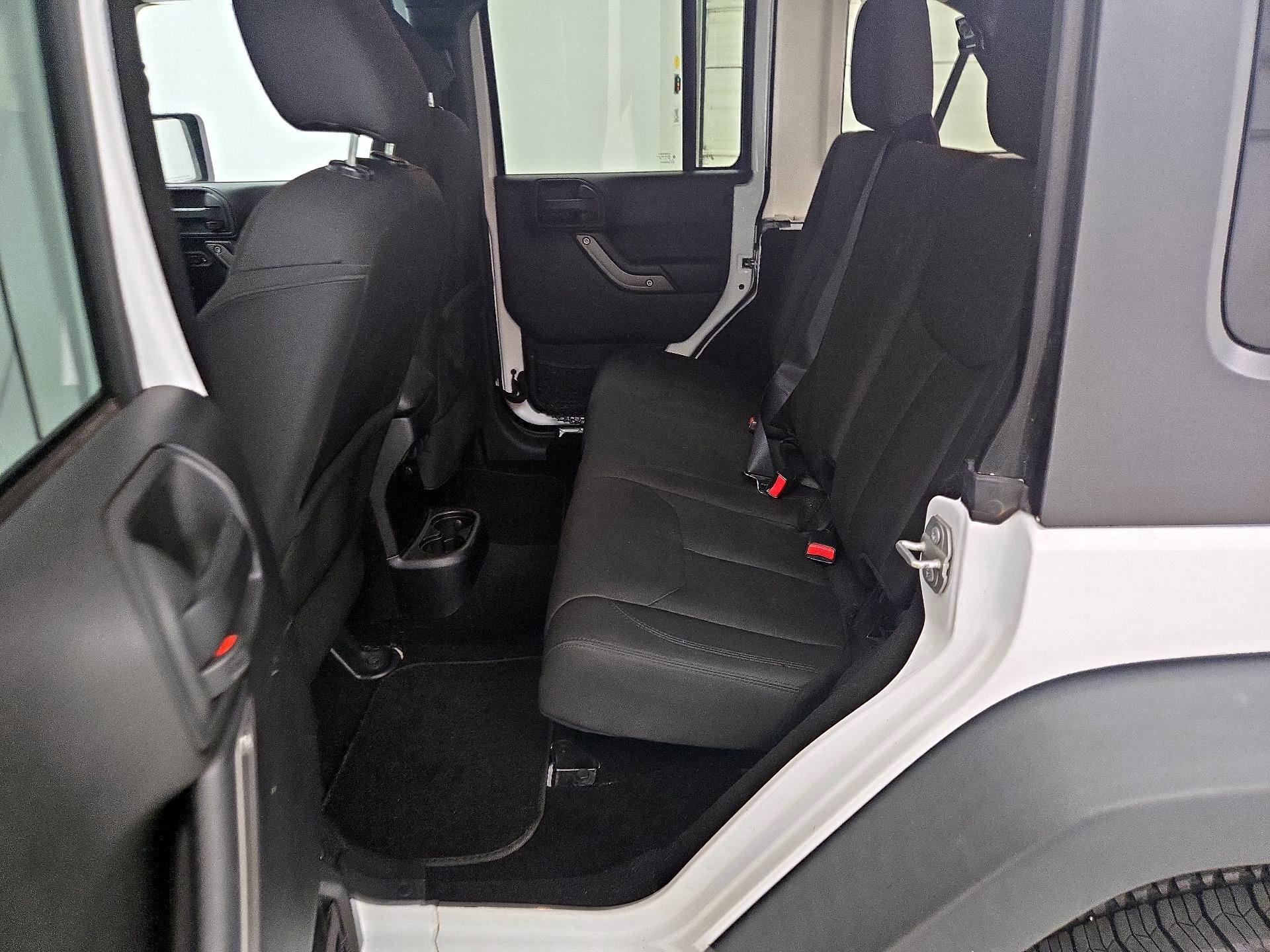 Thumbnail: 2016 Jeep Wrangler - 17