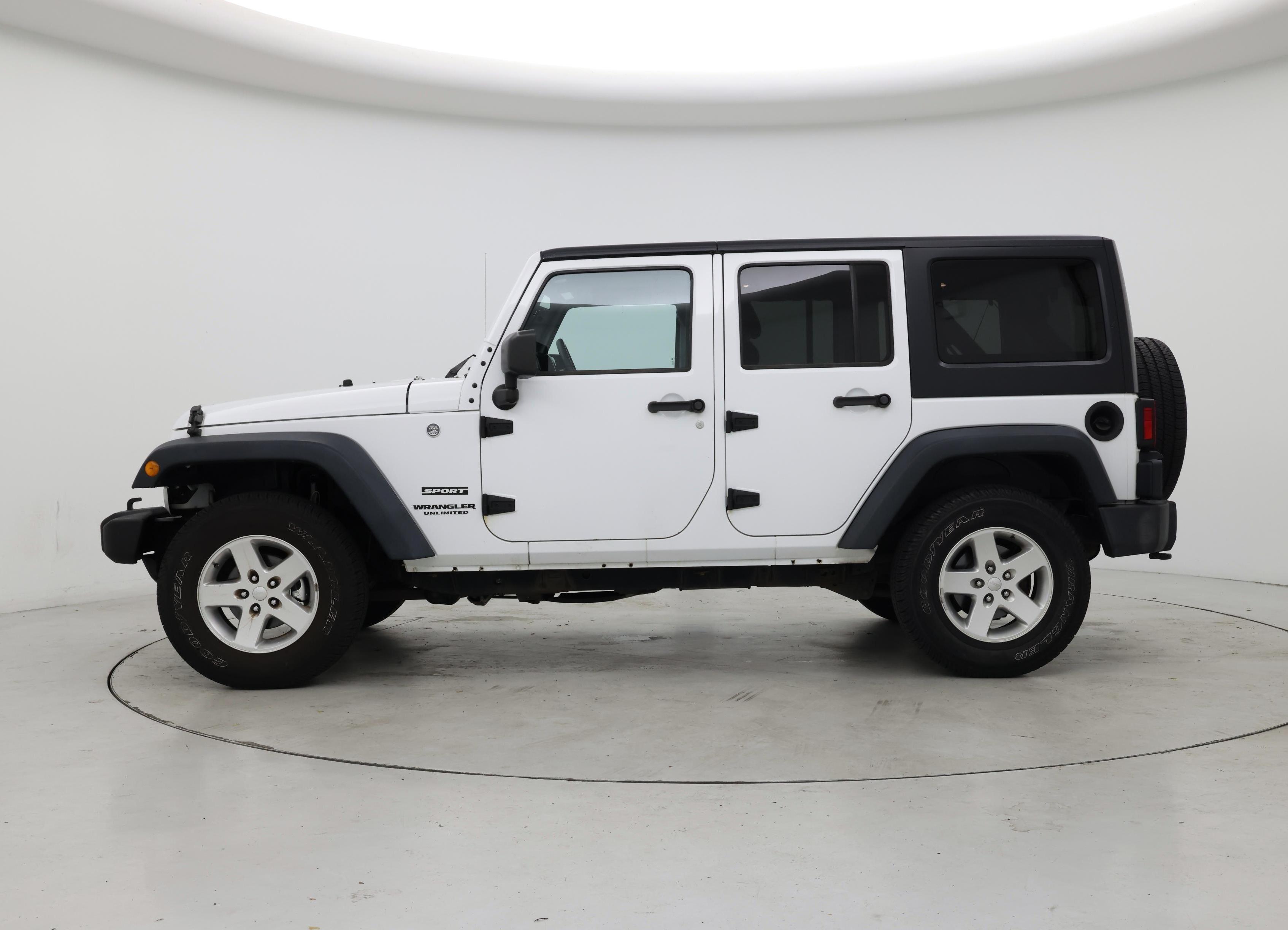 Thumbnail: 2016 Jeep Wrangler - 3
