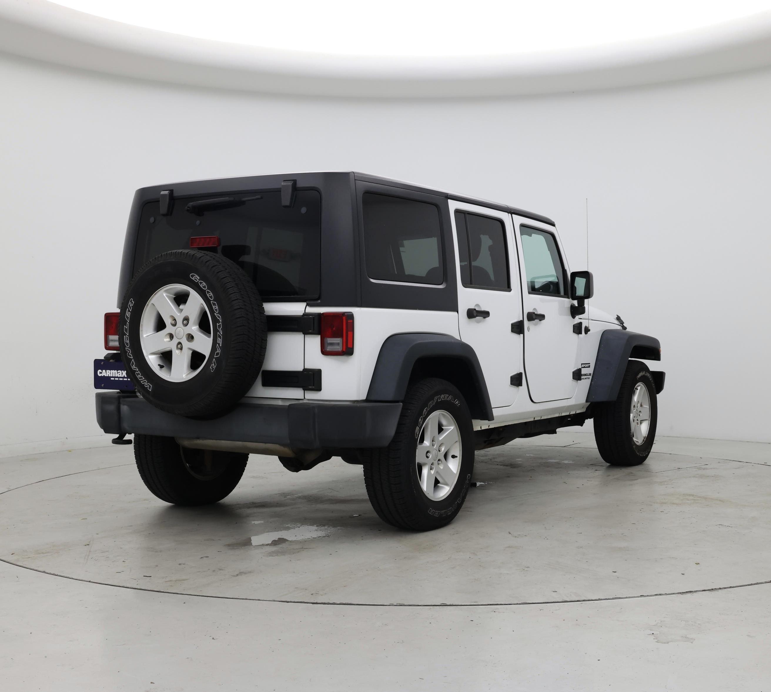 Thumbnail: 2016 Jeep Wrangler - 8