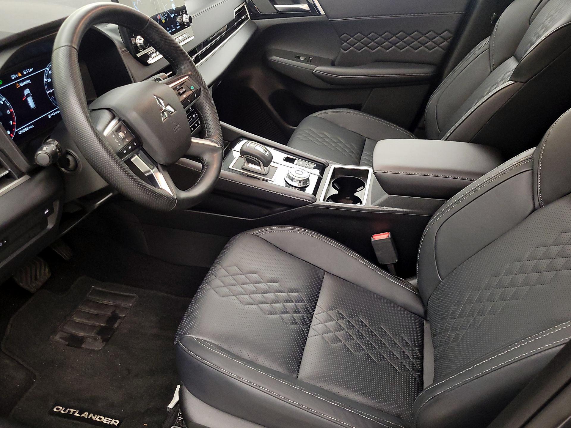 Thumbnail: 2024 Mitsubishi Outlander - 9