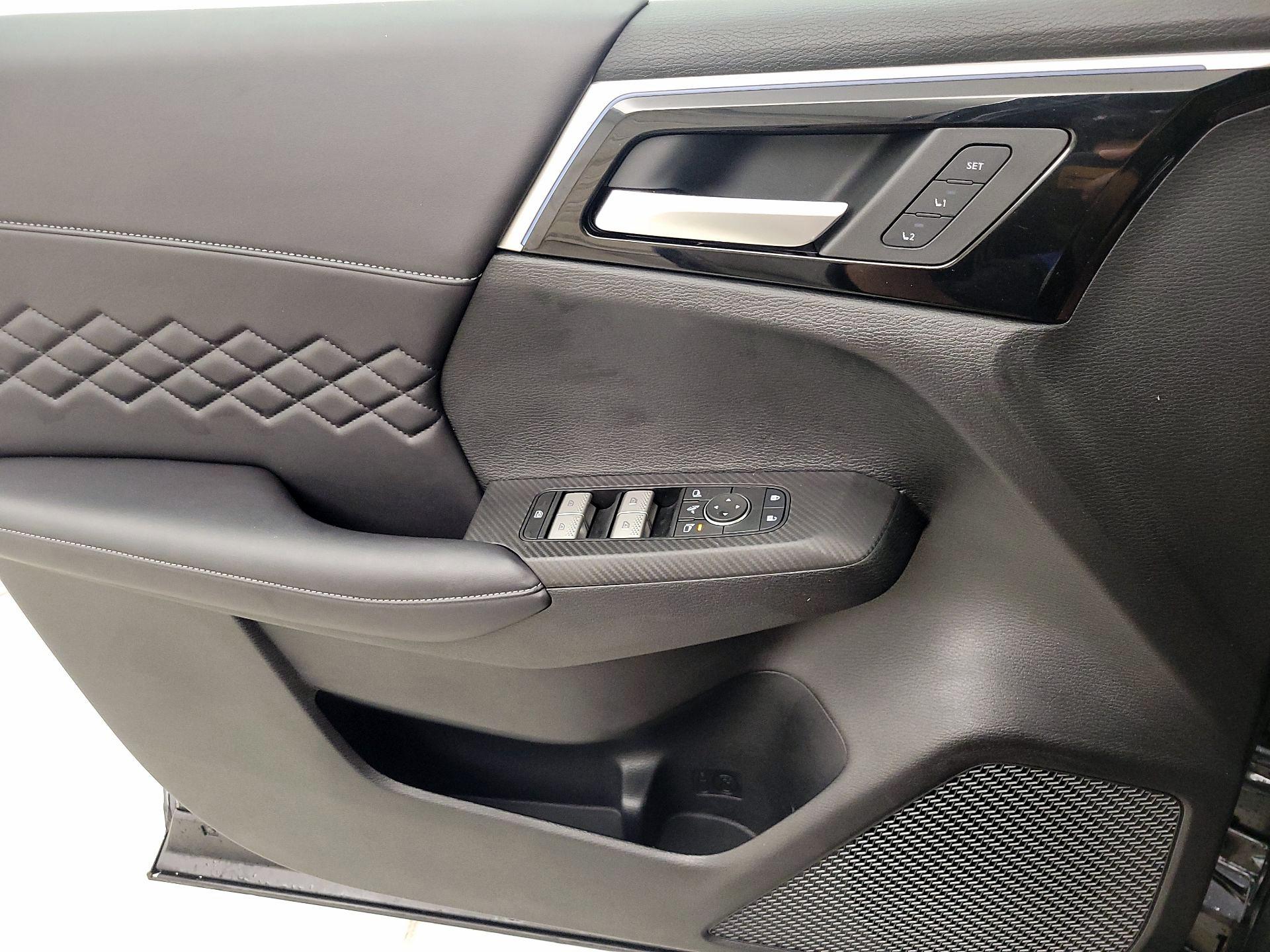 Thumbnail: 2024 Mitsubishi Outlander - 10