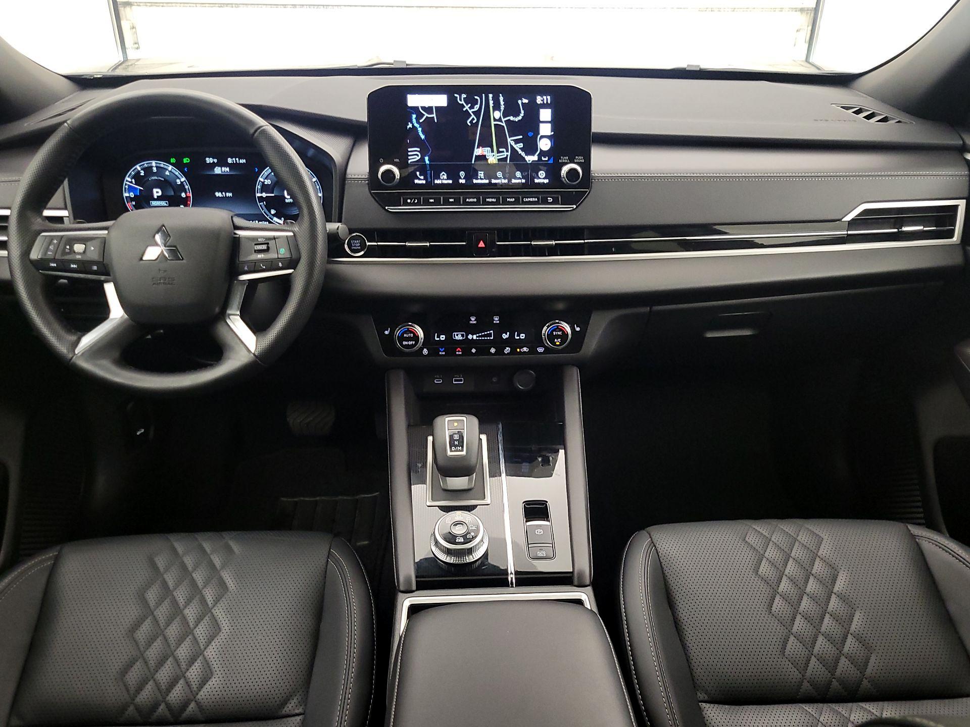 Thumbnail: 2024 Mitsubishi Outlander - 8
