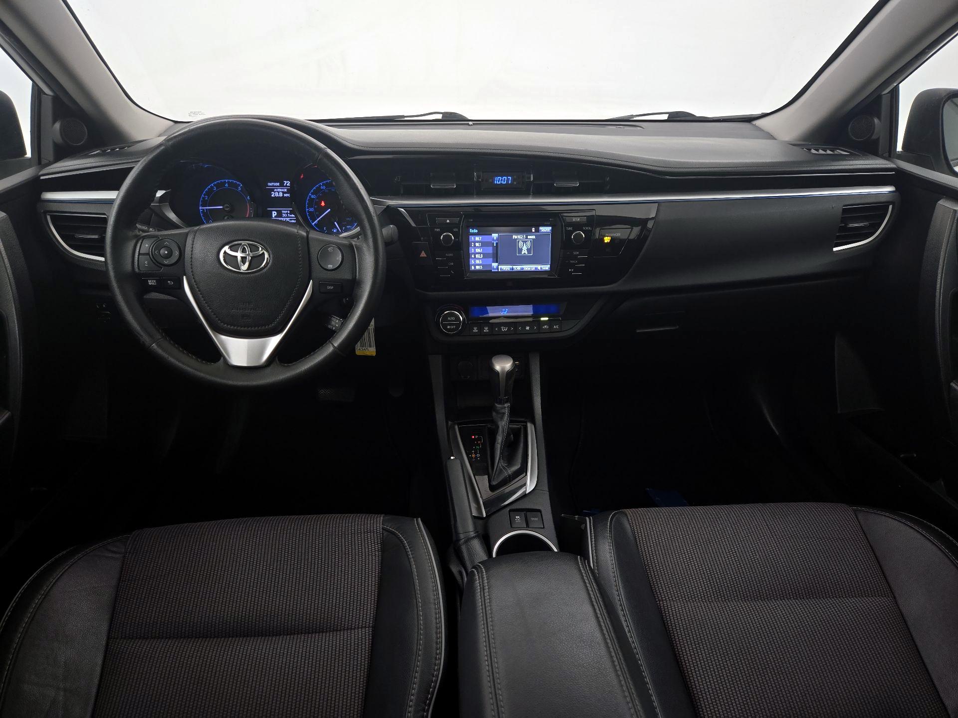 Thumbnail: 2015 Toyota Corolla - 9