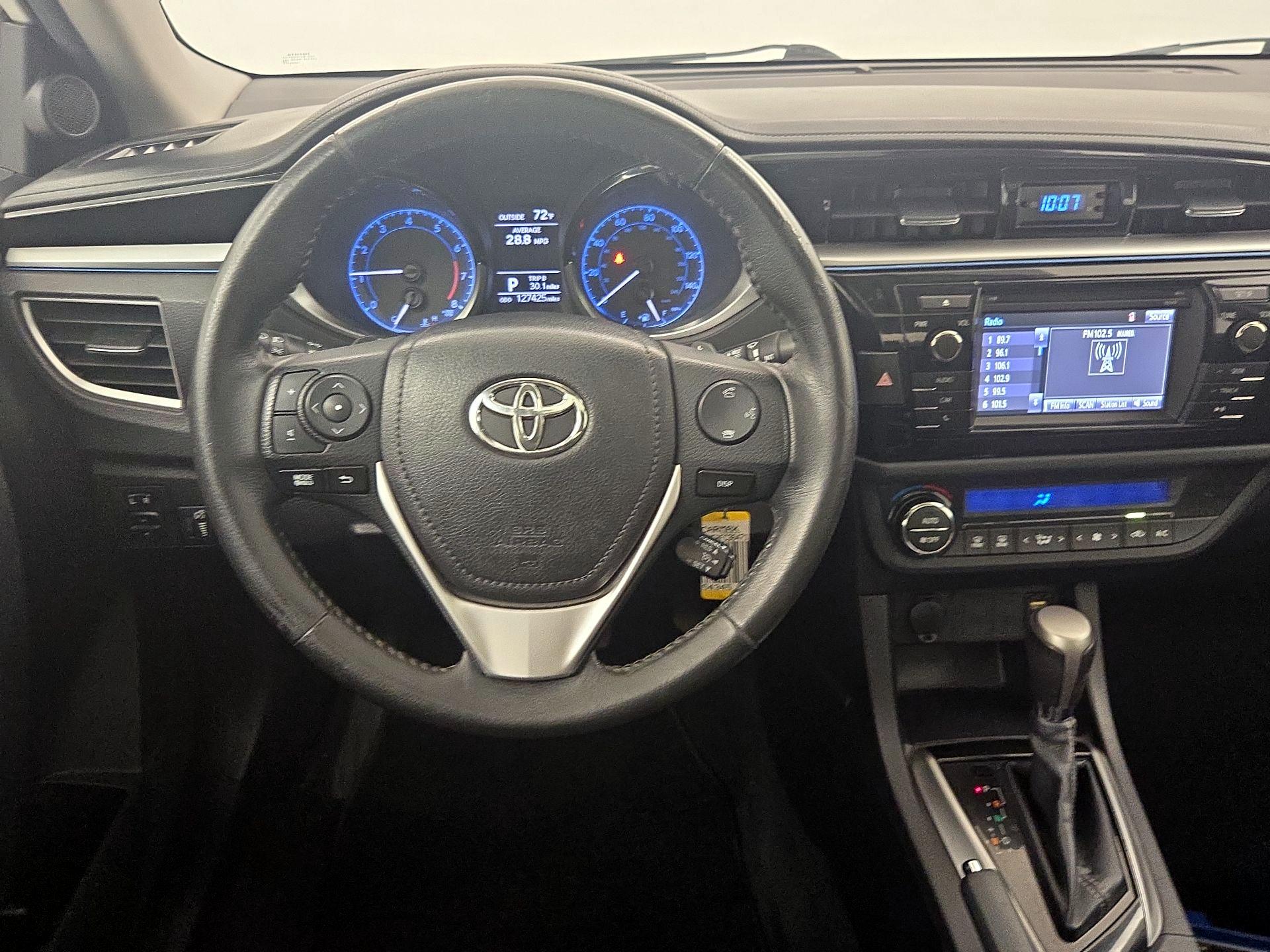 Thumbnail: 2015 Toyota Corolla - 10